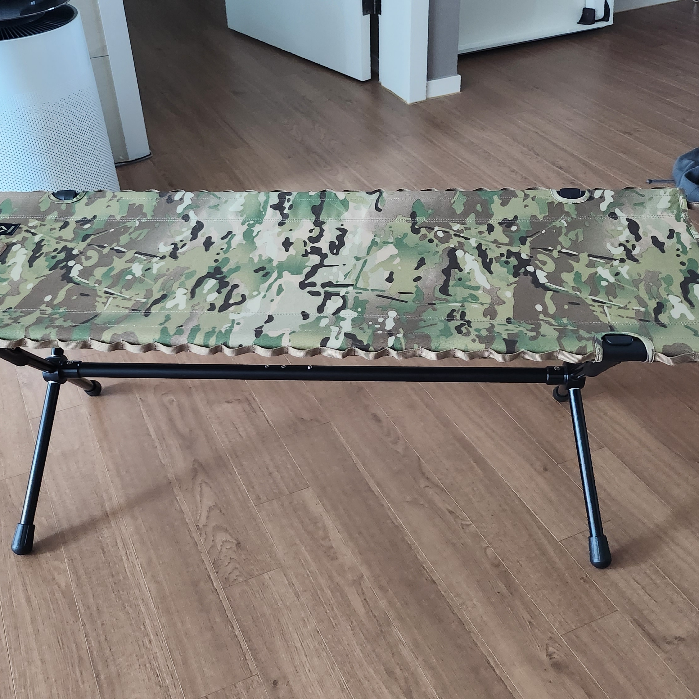Helinox Tactical Bench Multicam 착용 스타일 - 5