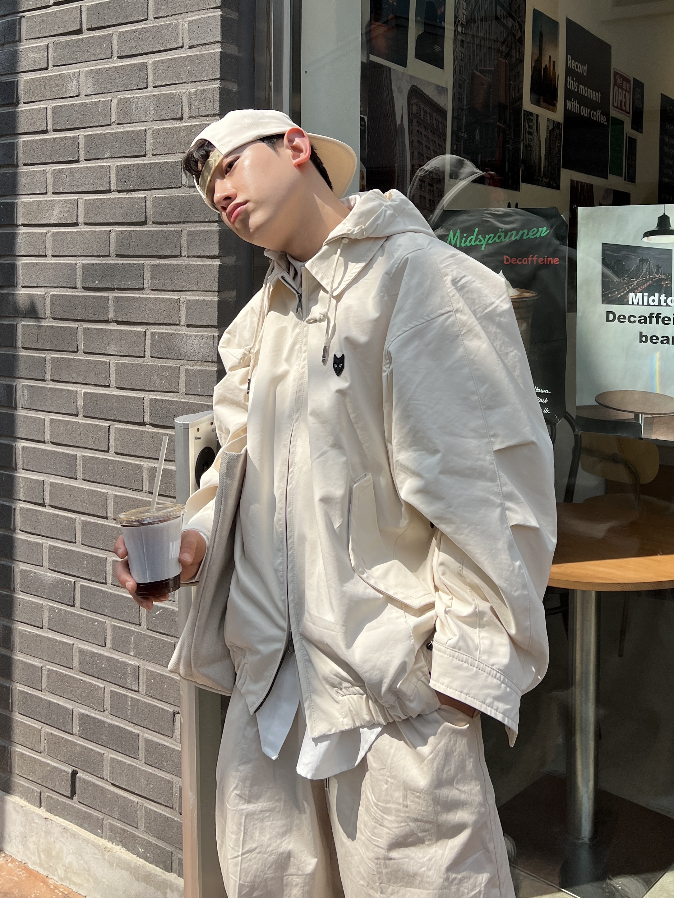 (W) Adidas Triple Platforum Hi Off White 착용 스타일 - 2