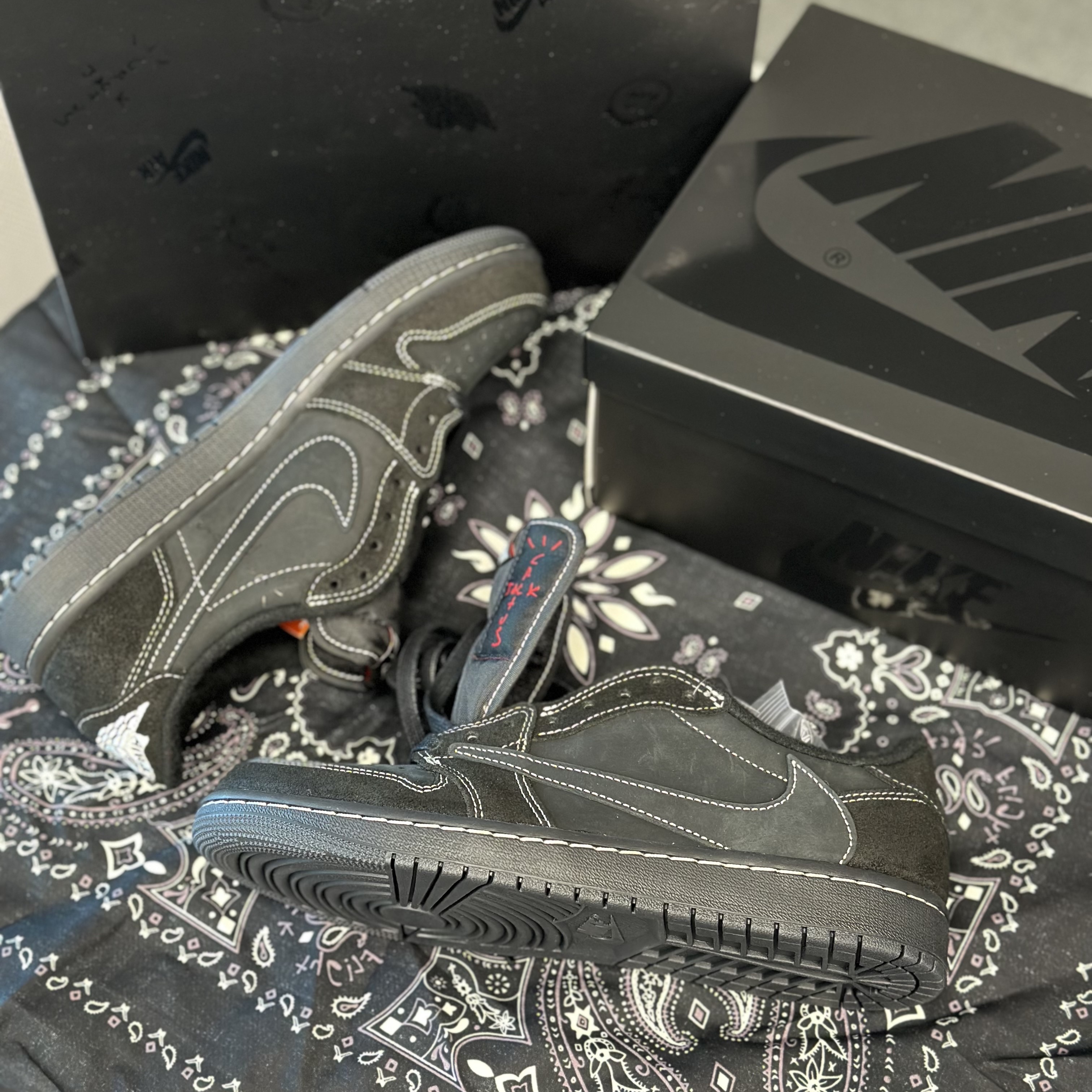 Jordan 1 x Travis Scott Retro Low OG SP Black Phantom, (PS) Jordan 1 x Travis Scott Retro Low OG SP Black Phantom 착용 스타일