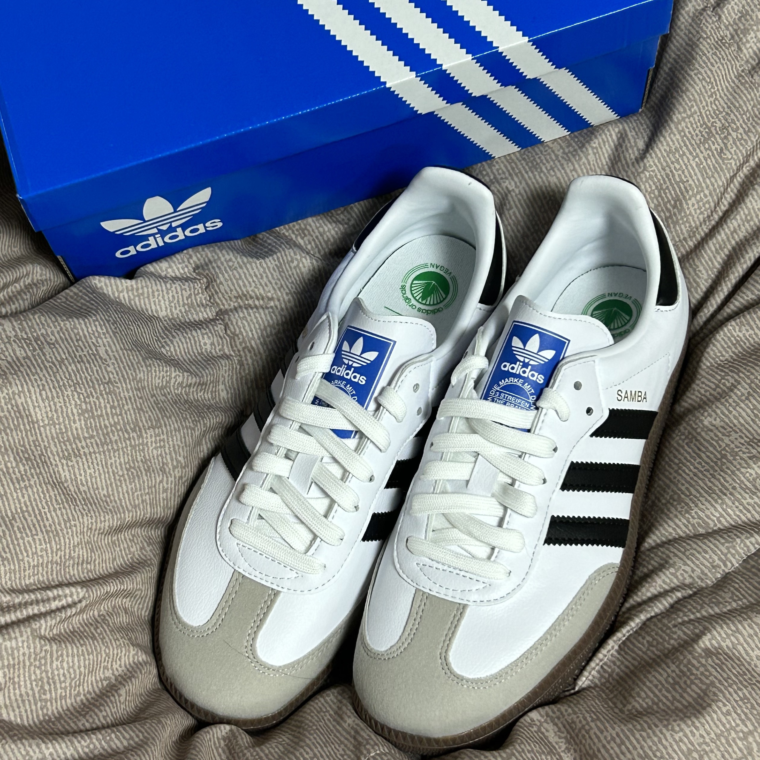 Adidas Samba Vegan White Black 착용 스타일 - 2
