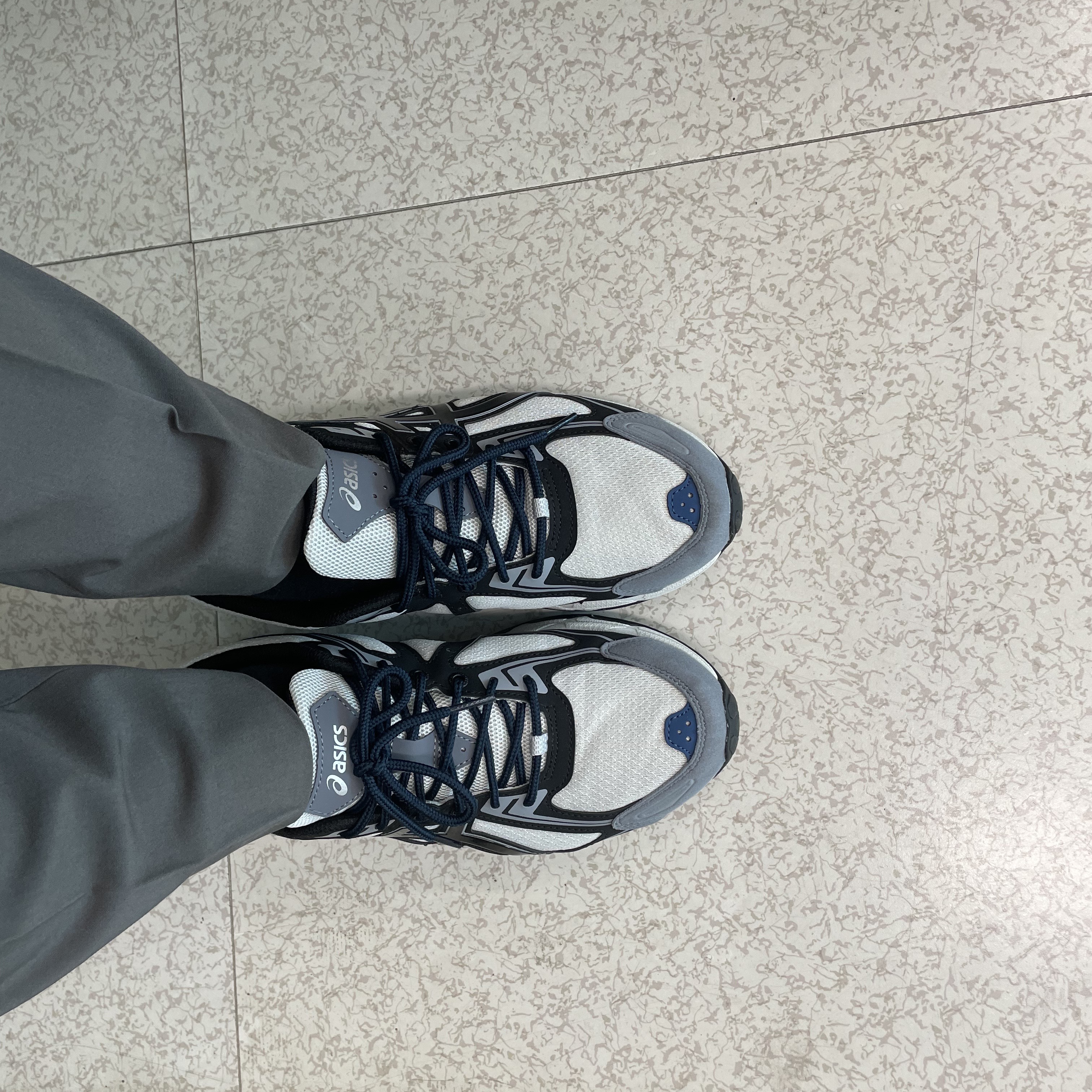 Asics Gel-Venture 6 SPS Glacier Grey 착용 스타일