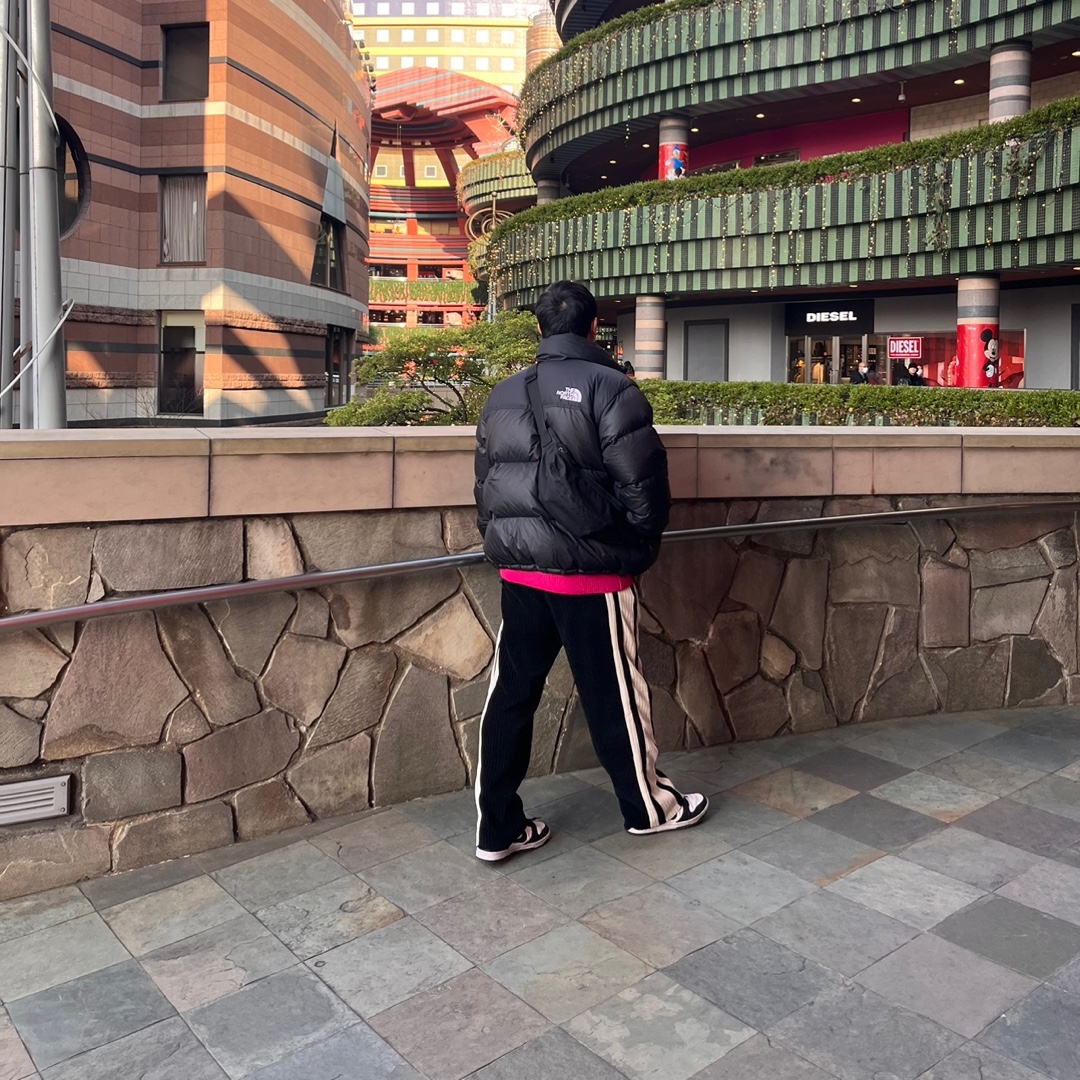 The North Face 1996 Retro Nuptse Jacket Black, Nike Dunk Low Retro Black 착용 스타일