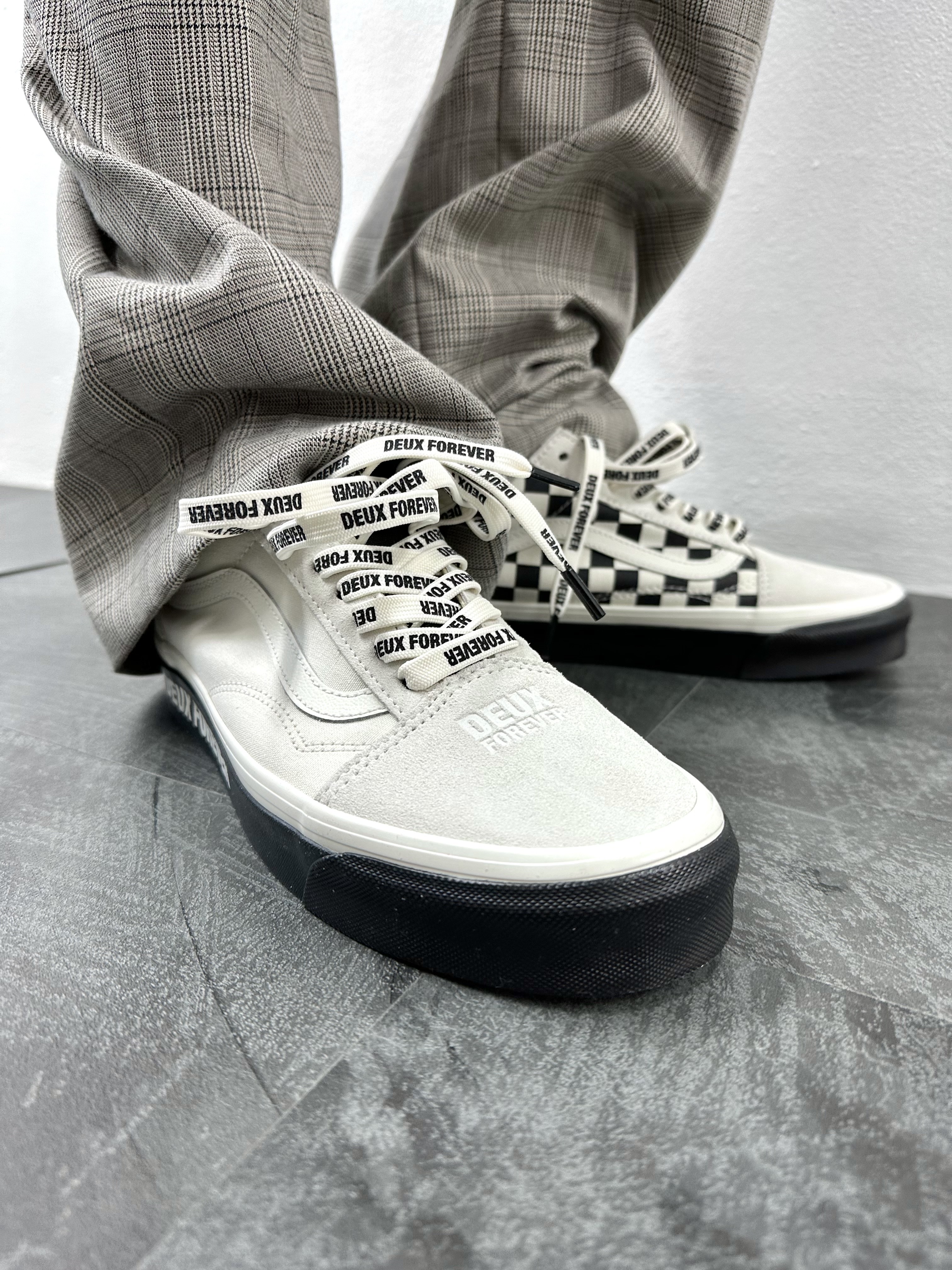 Vans x Deux Old Skool 36 DX Creamwhite 착용 스타일