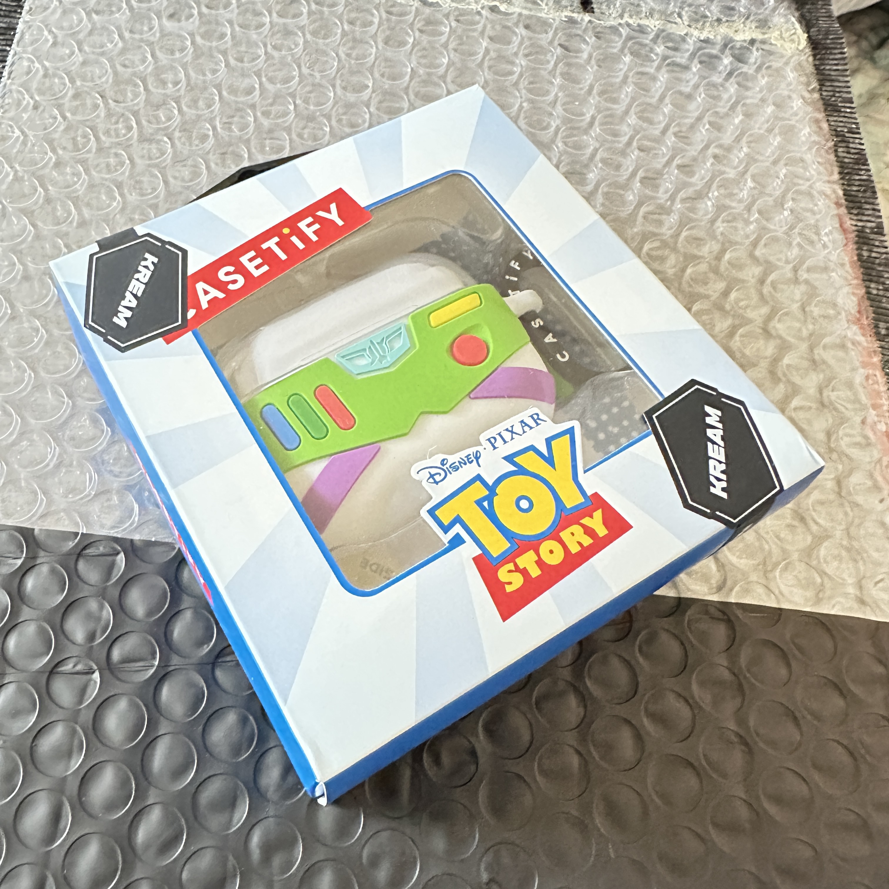 Casetify x Toy Story Buzz Lightyear Collectible AirPods Pro 1st/2nd Gen Case 착용 스타일
