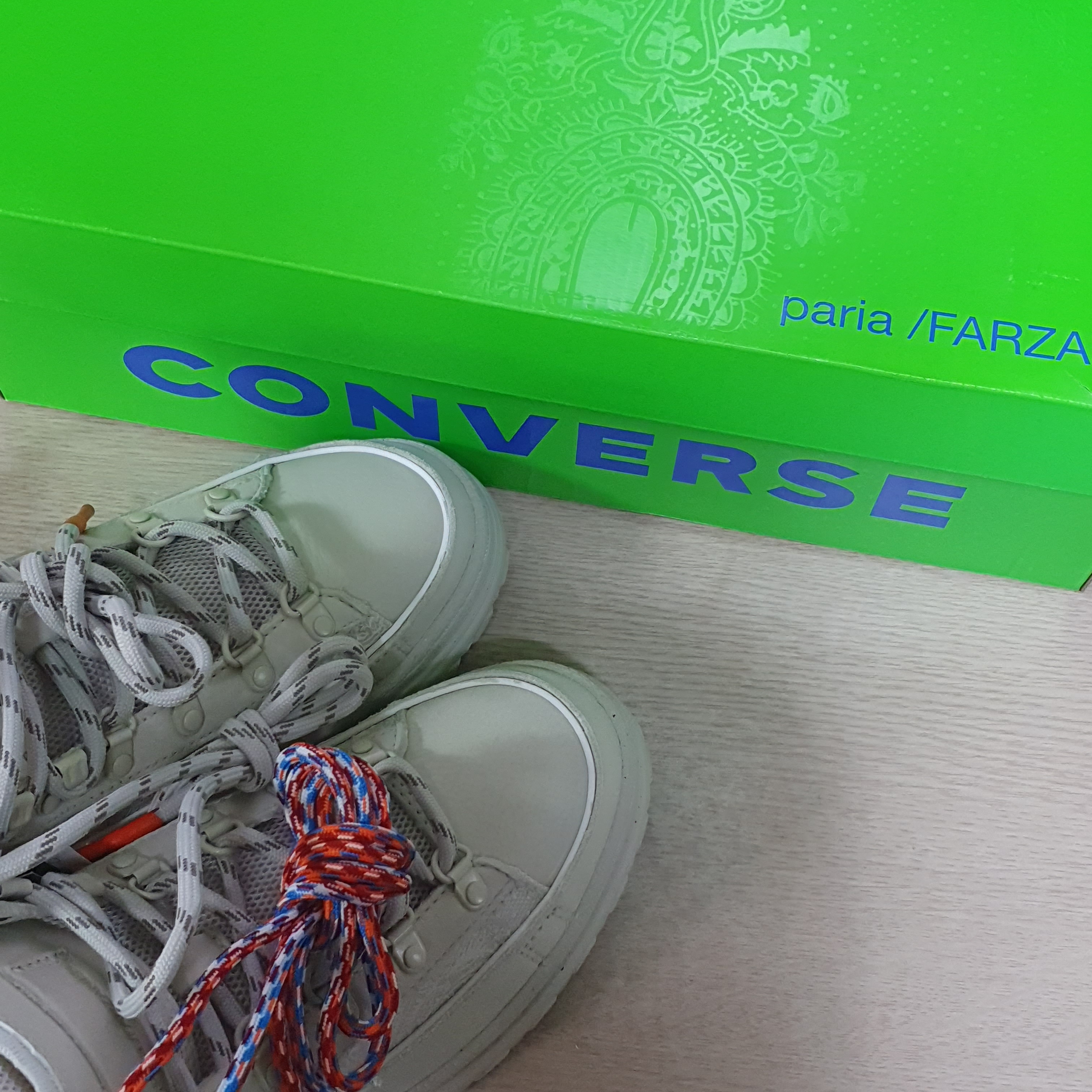 Converse x Paria Farzaneh Pro Leather X2 Hi Icicle 착용 스타일 - 2