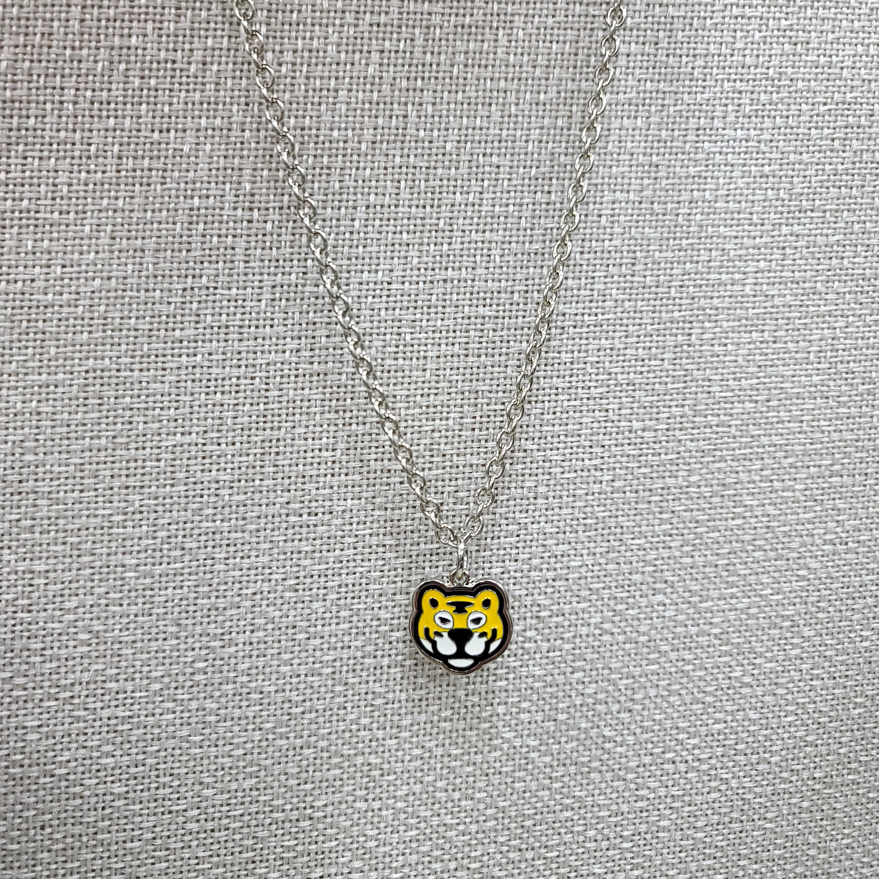 Human Made Animal Necklace Tiger Yellow 착용 스타일