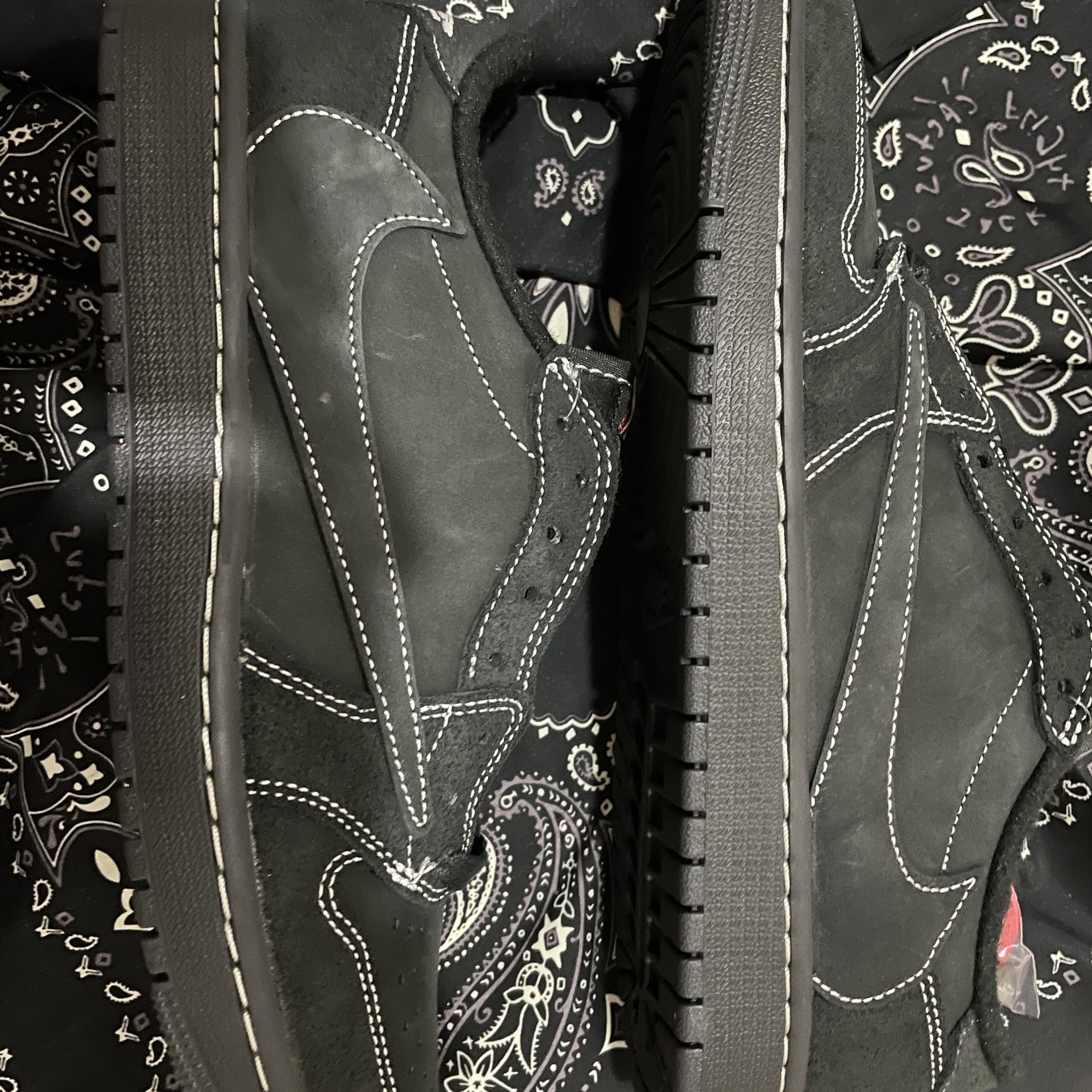 Jordan 1 x Travis Scott Retro Low OG SP Black Phantom 착용 스타일