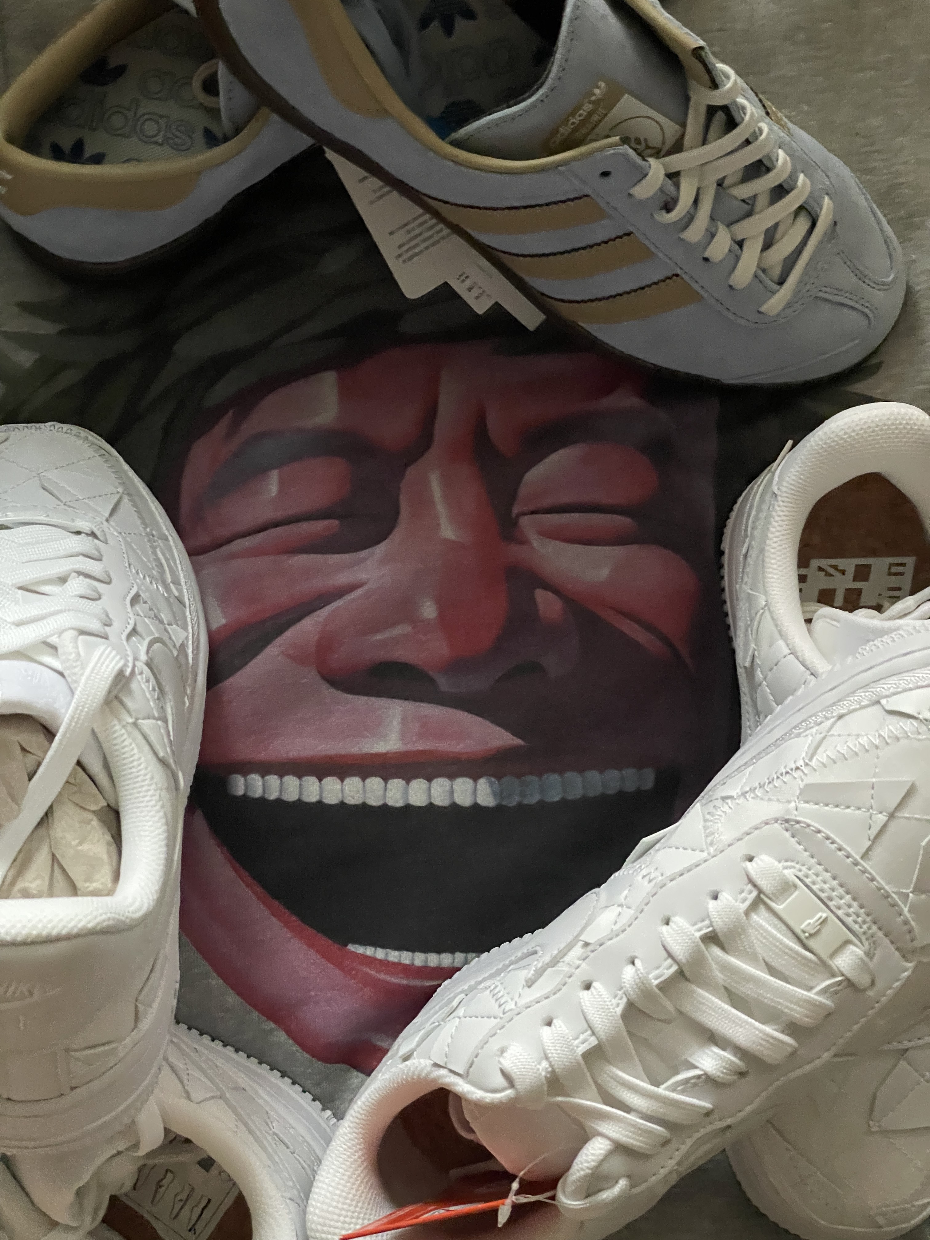 Adidas x Dayz x Invincible Campus Black, Nike x Billie Eilish Air Force 1 Low SP Triple White μ°©μ© μ€νμΌ - 3