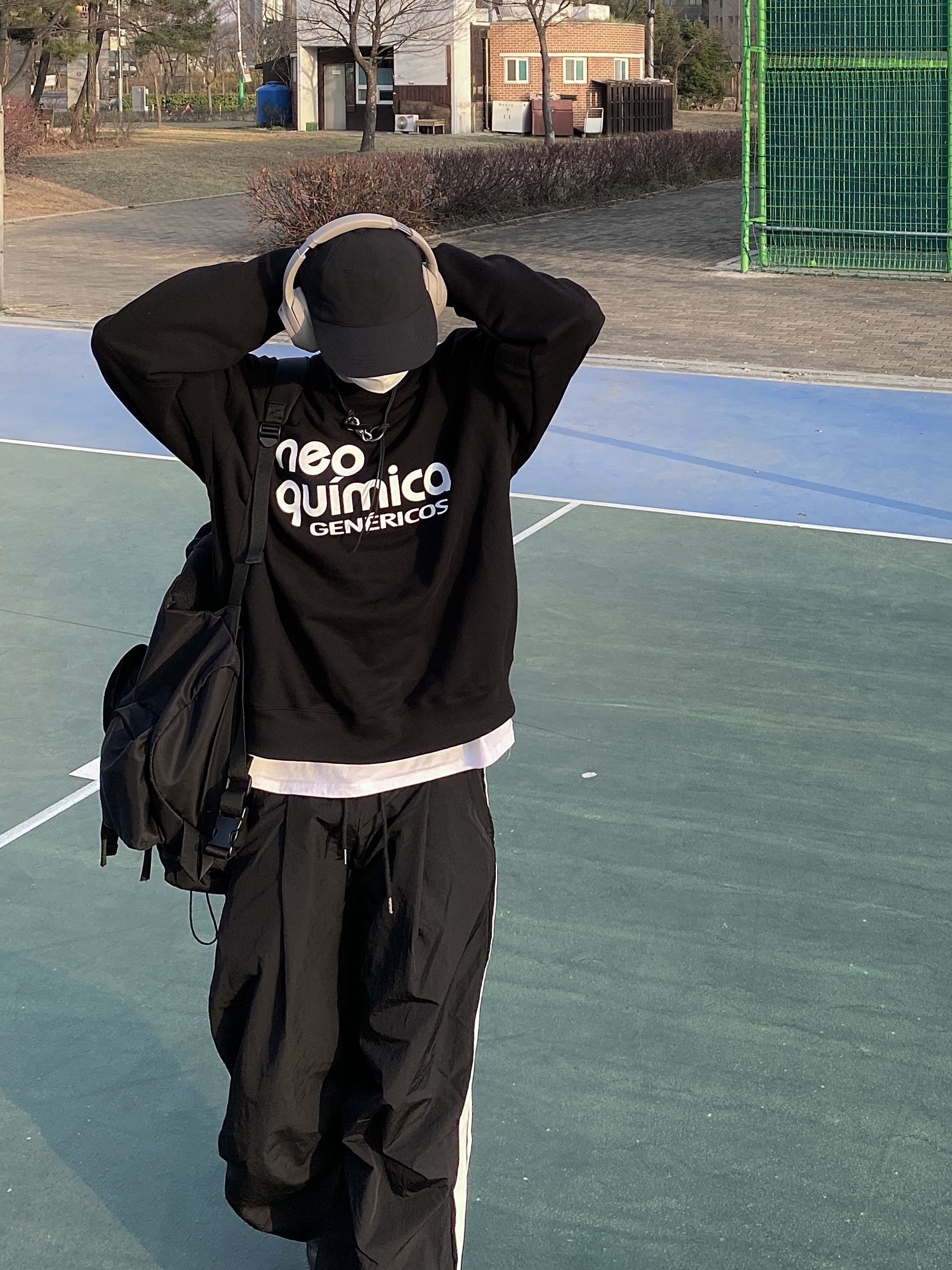 Nike x Supreme Air Force 1 Low Black 착용 스타일 - 5