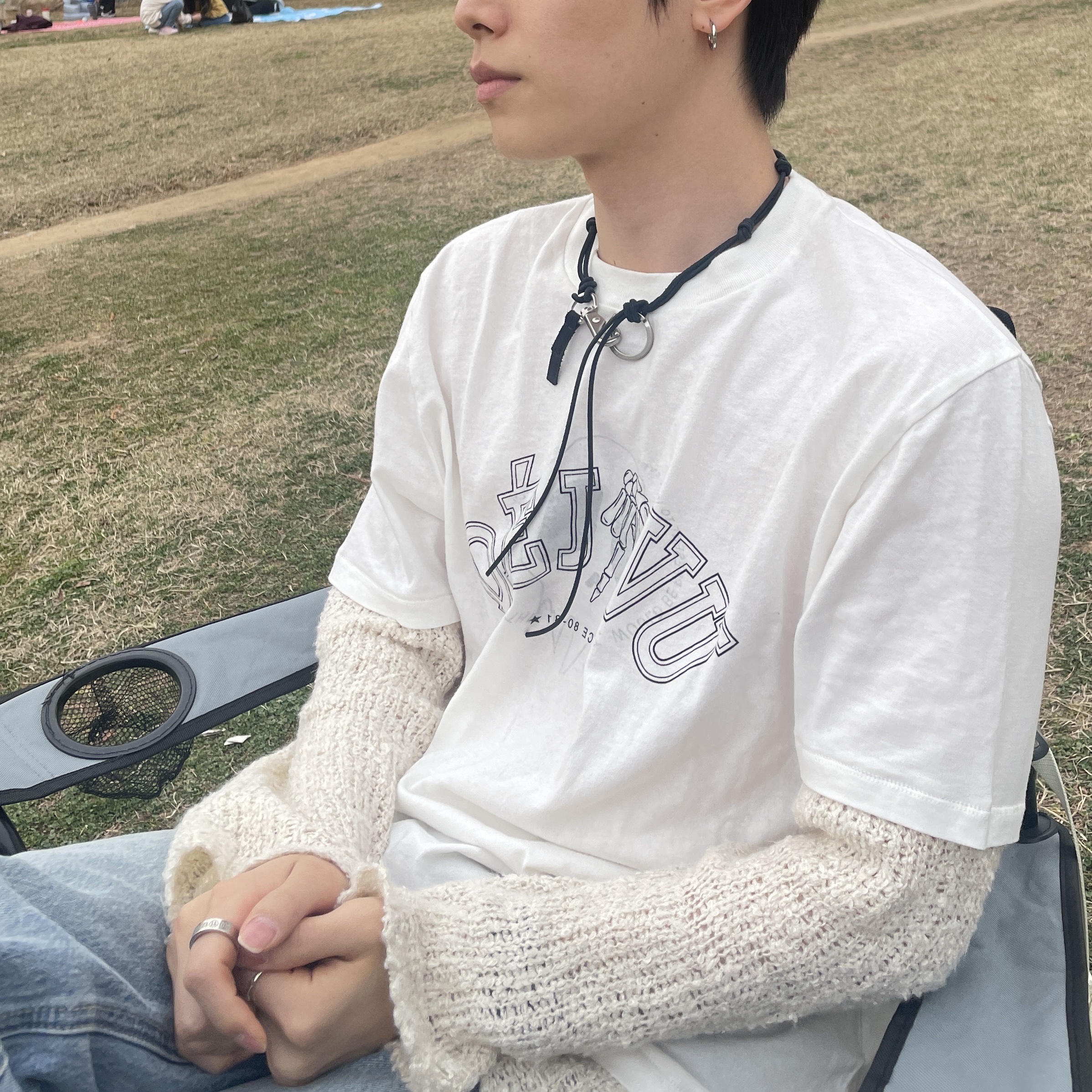 Our Legacy Ladon Leather Keychain Black, Our Legacy Deja Vu Print Mix Long Sleeve T-Shirt White 착용 스타일 - 2