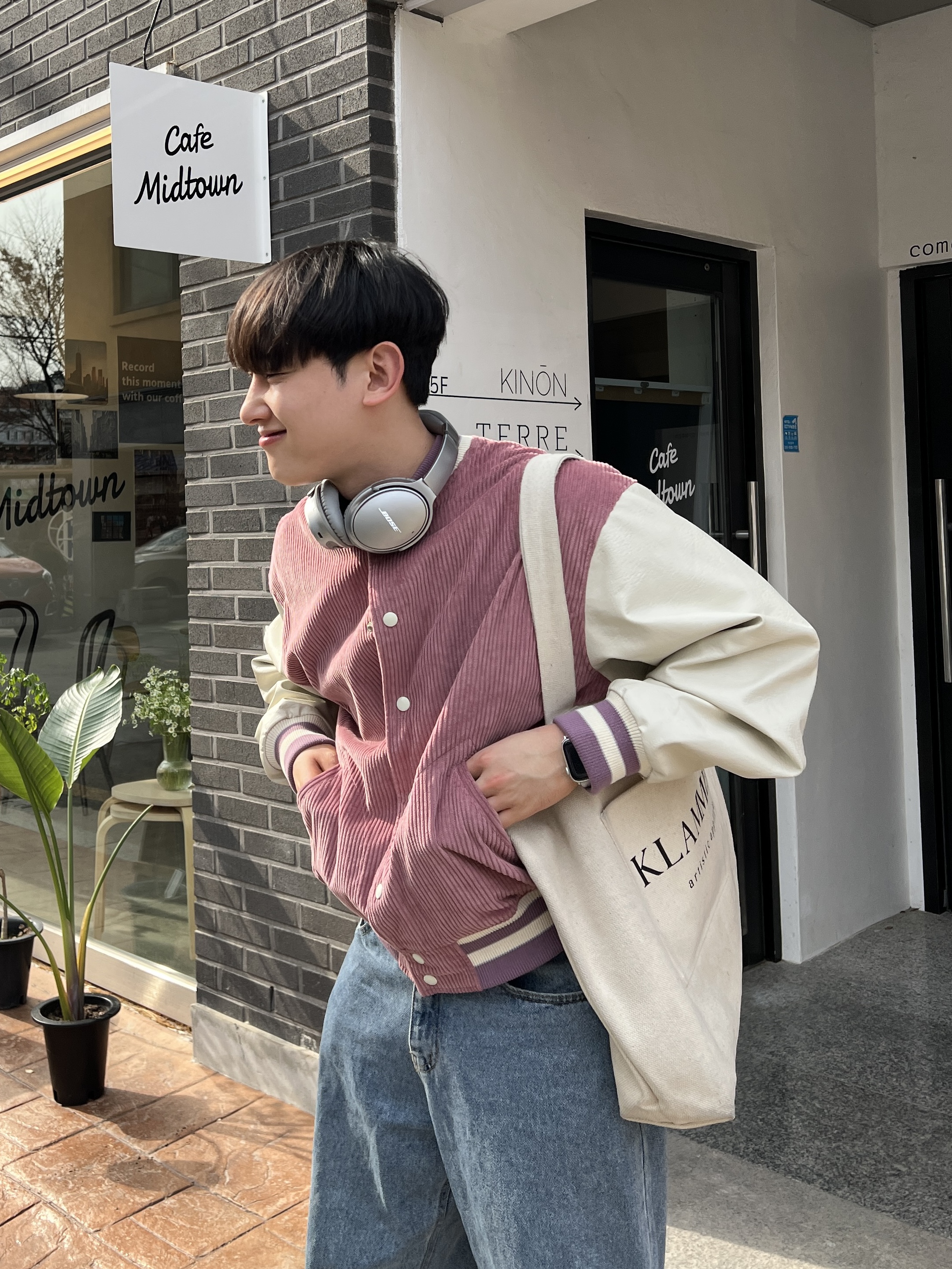 (W) Adidas Triple Platforum Hi Off White 착용 스타일 - 4