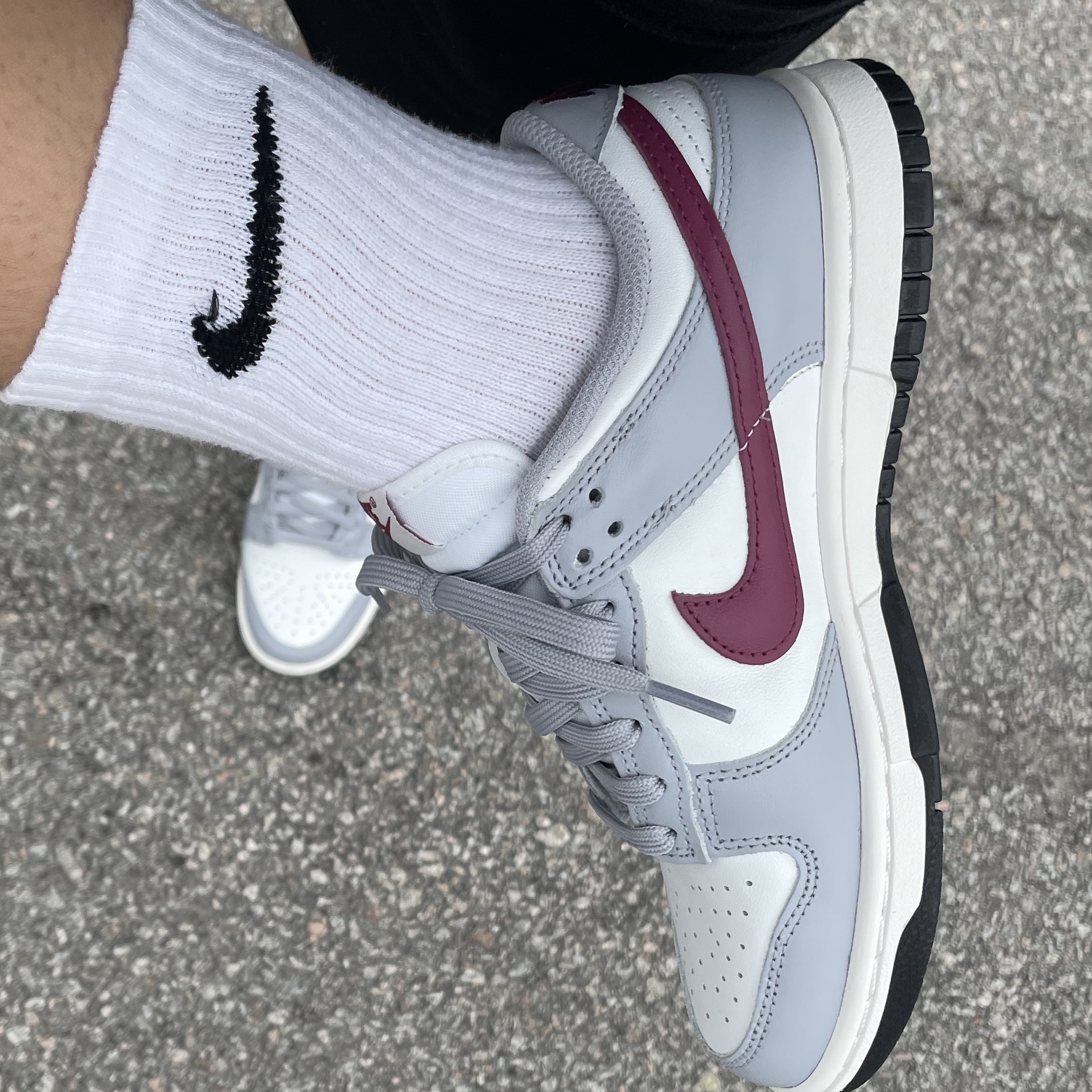 (W) Nike Dunk Low Wolf Grey Rosewood 착용 스타일