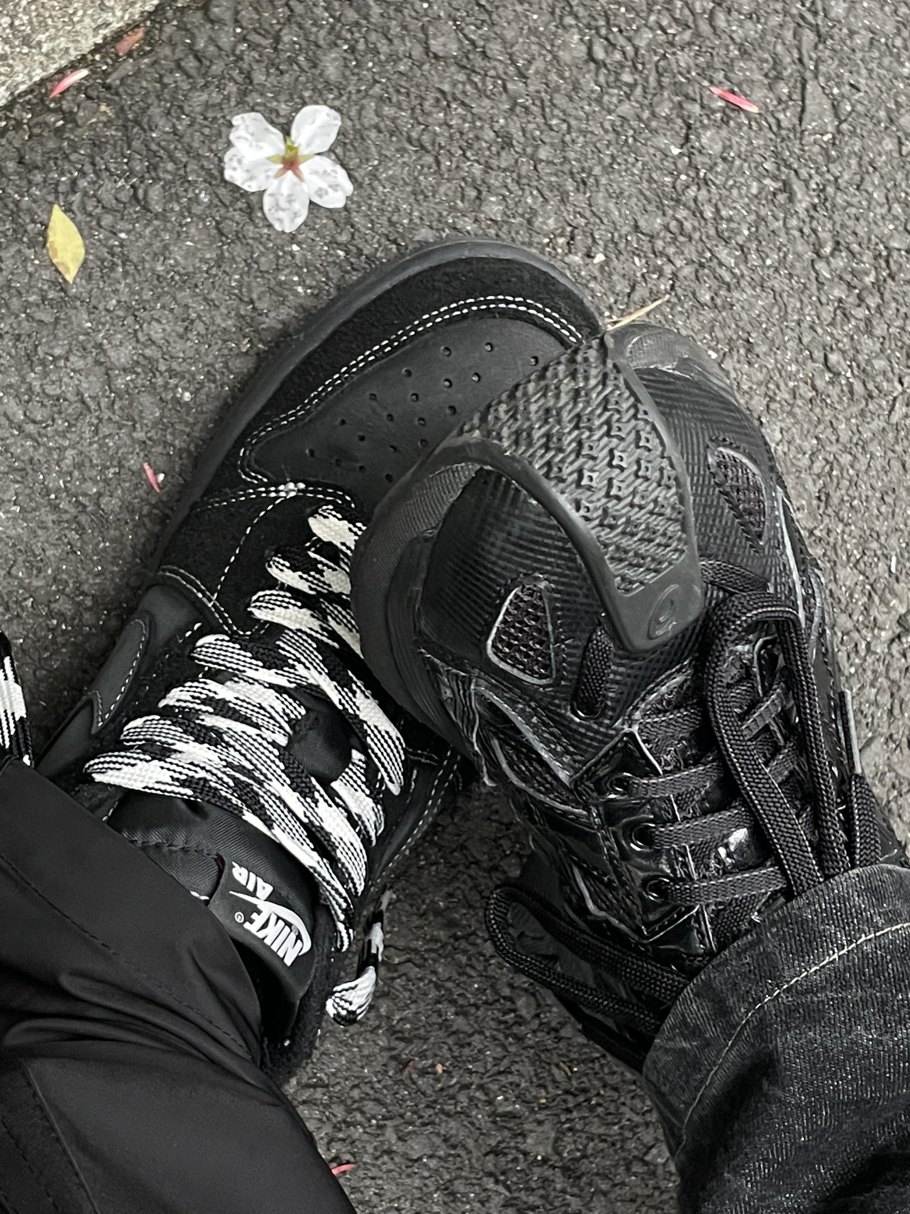 Jordan 1 x Travis Scott Retro Low OG SP Black Phantom, Asics x Kiko Kostadinov Gel-Kiril Black 착용 스타일