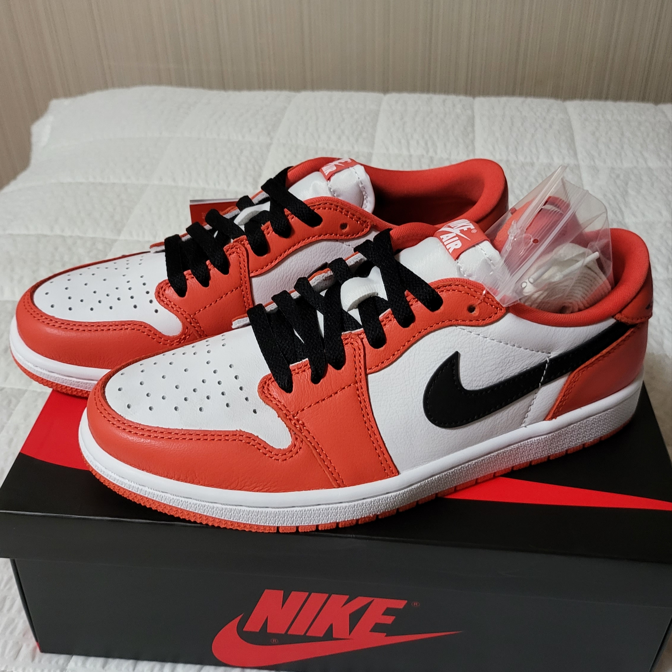 Jordan 1 Low OG Starfish 착용 스타일 - 1