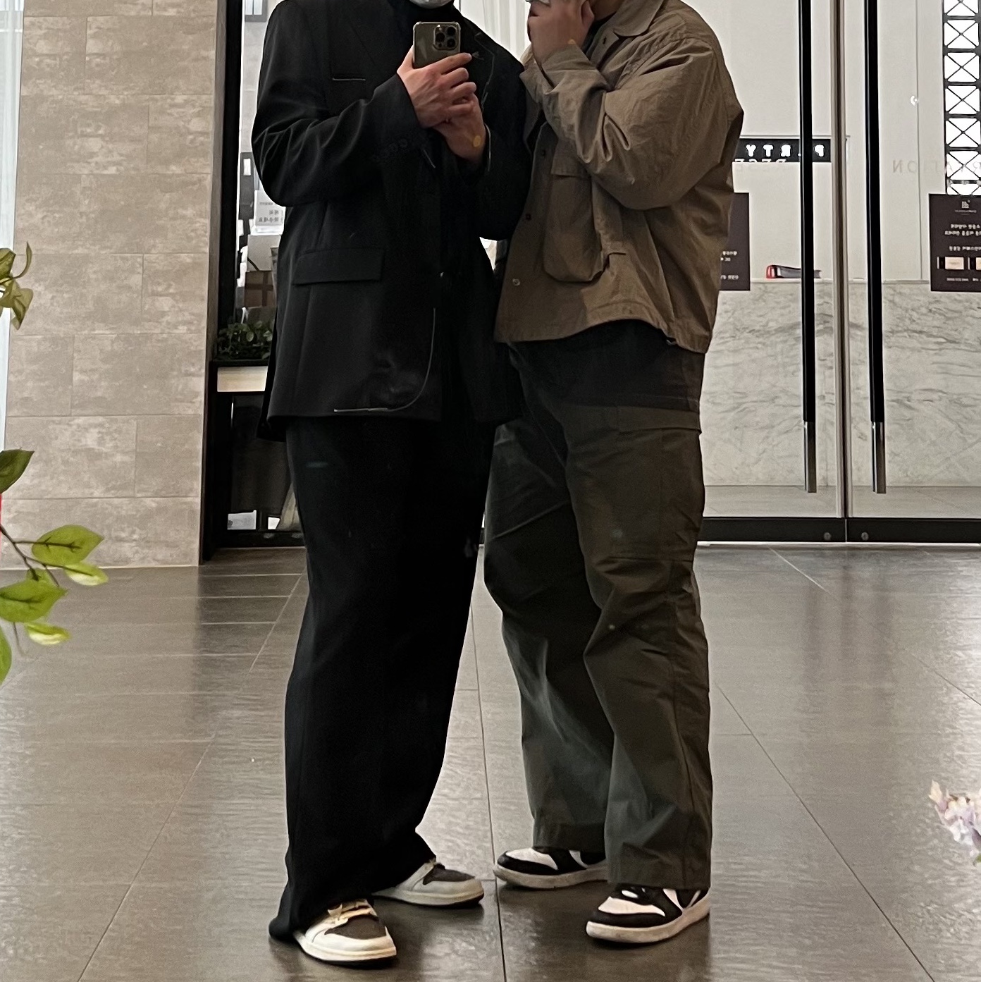 Jordan 1 x Travis Scott Retro Low OG SP Sail and Ridgerock, Zara x Ader Error Oversized Blazer Black 착용 스타일