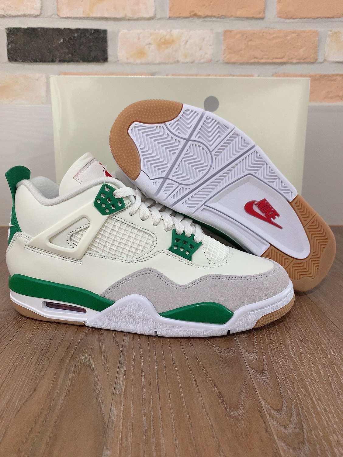 Jordan 4 x Nike SB Retro SP Pine Green 착용 스타일 - 3