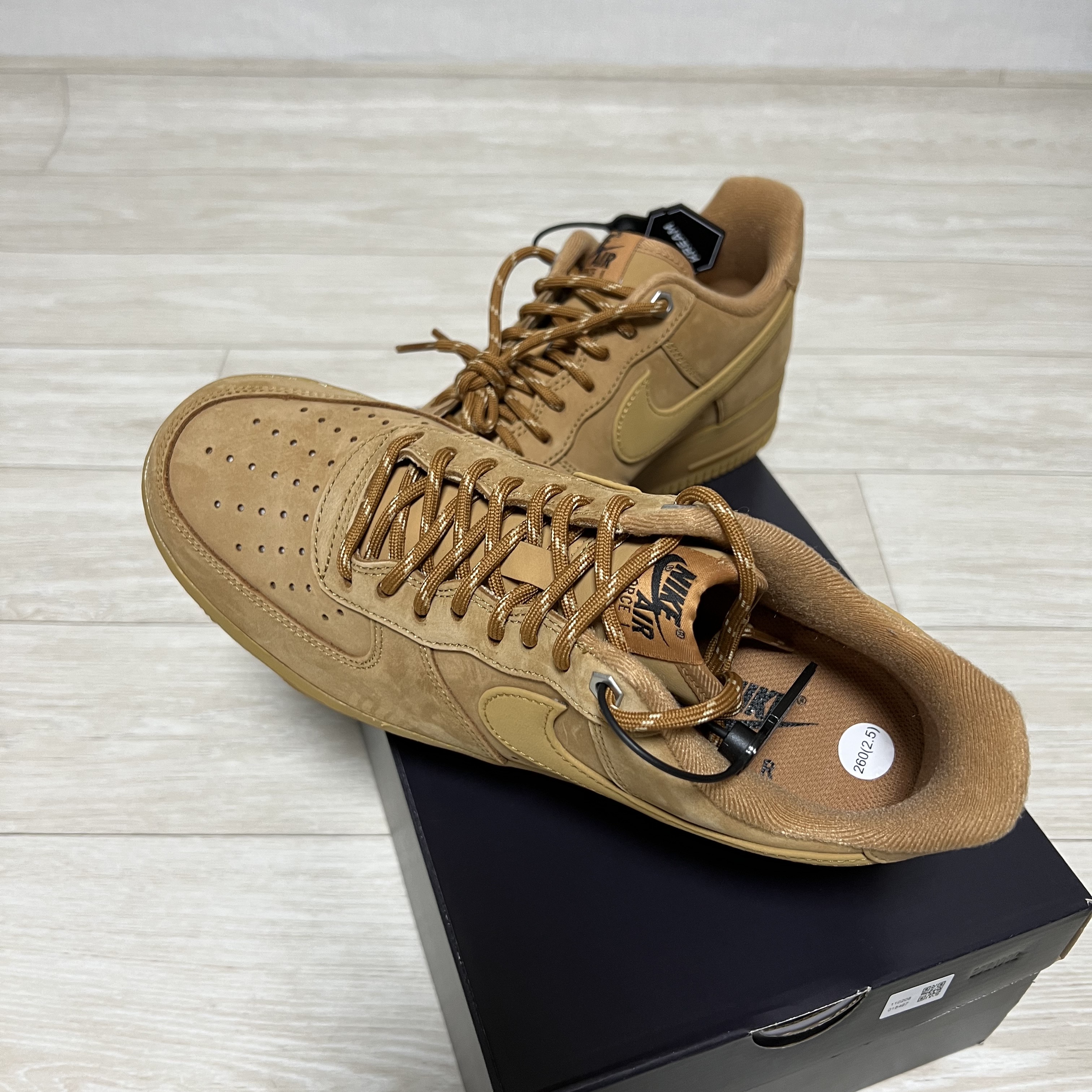 Nike Air Force 1 '07 WB Flax 착용 스타일 - 1