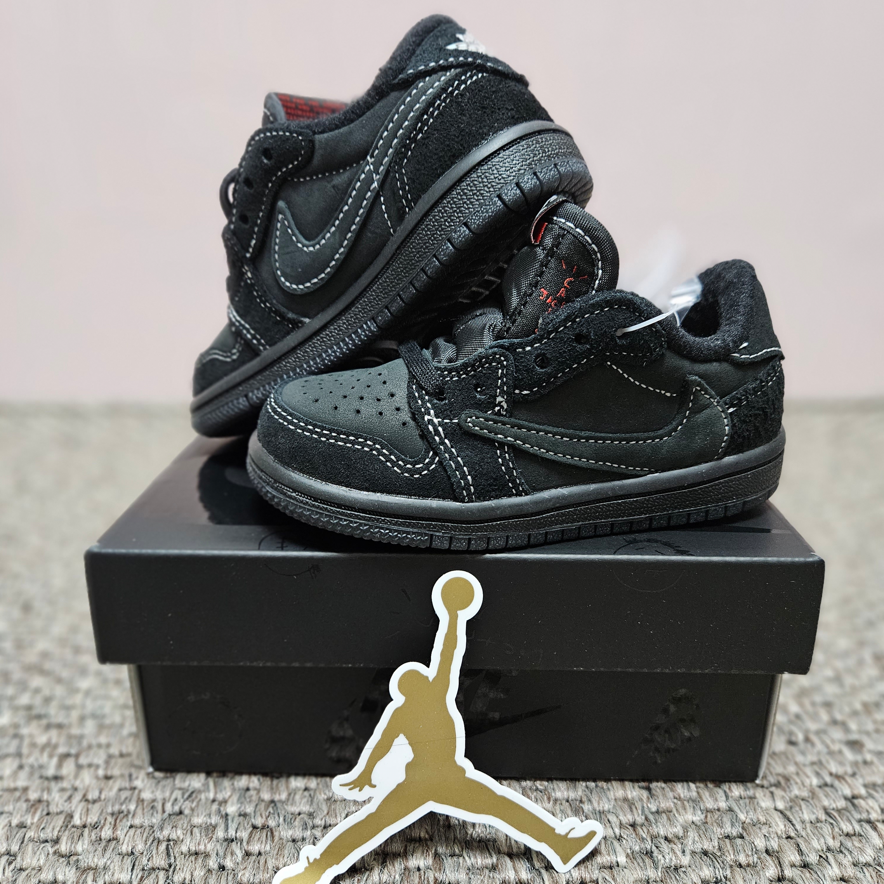 (TD) Jordan 1 x Travis Scott Retro Low OG SP Black Phantom 착용 스타일 - 2
