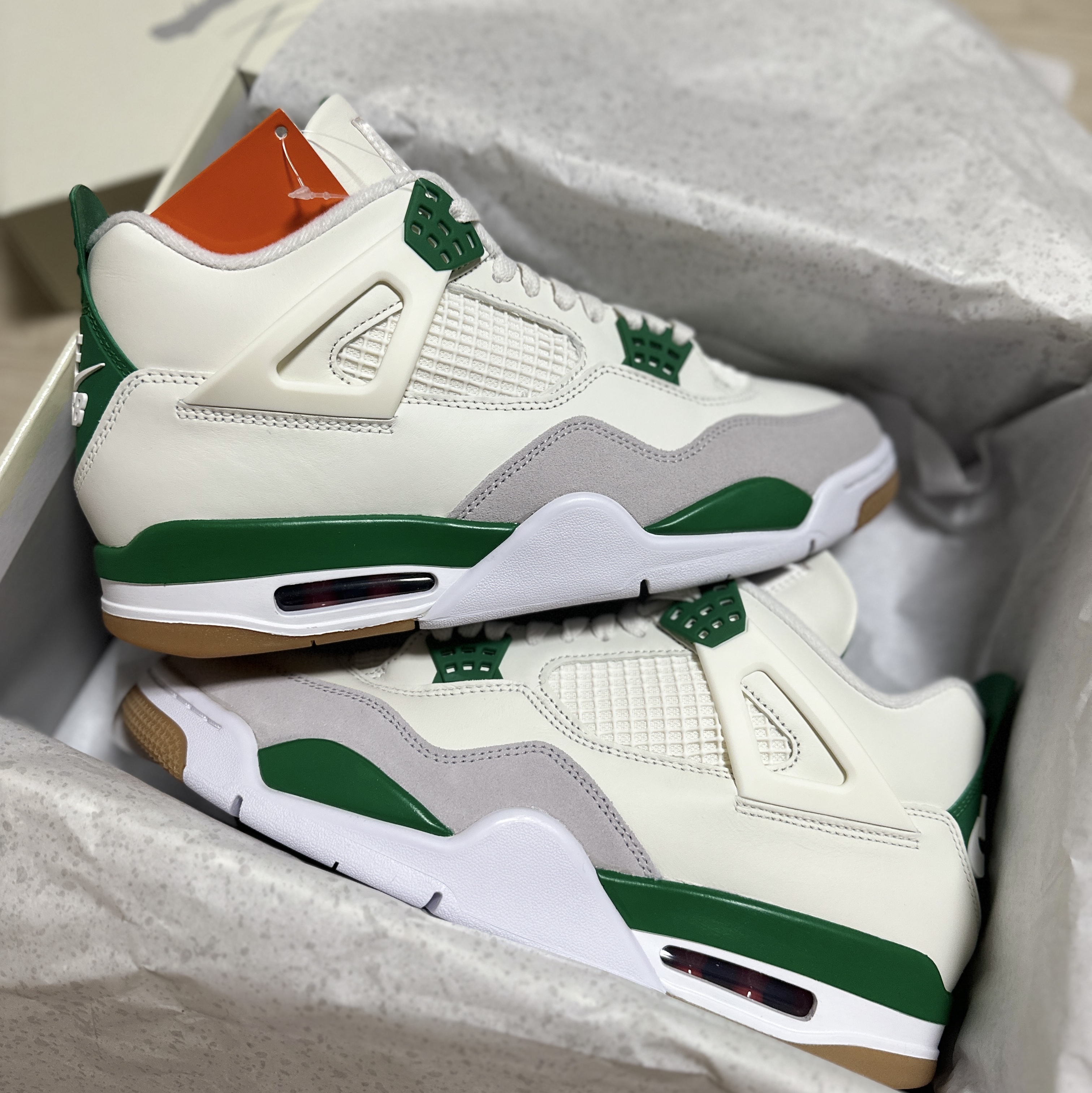 Jordan 4 x Nike SB Retro SP Pine Green 착용 스타일 - 3