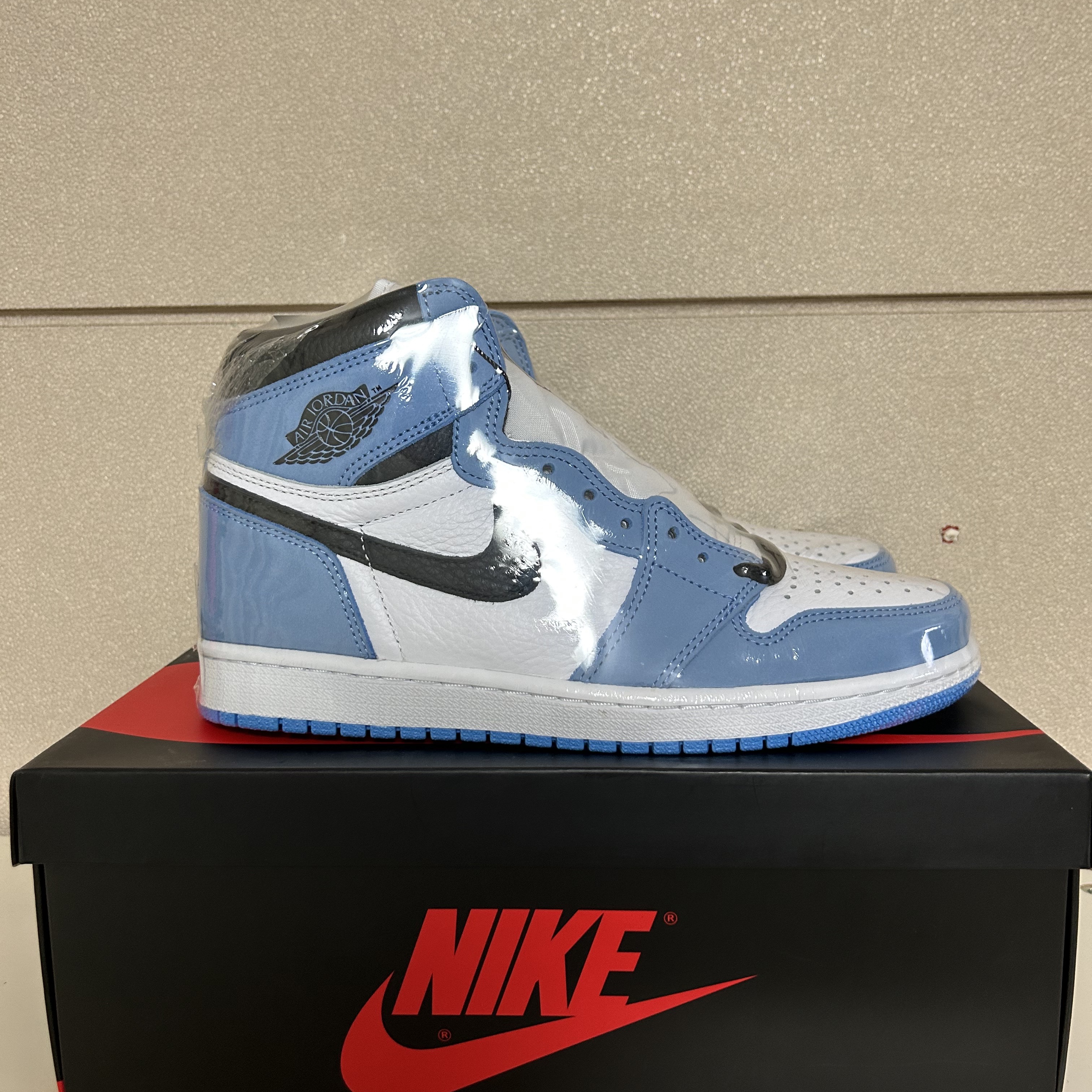 Jordan 1 Retro High OG University Blue 착용 스타일