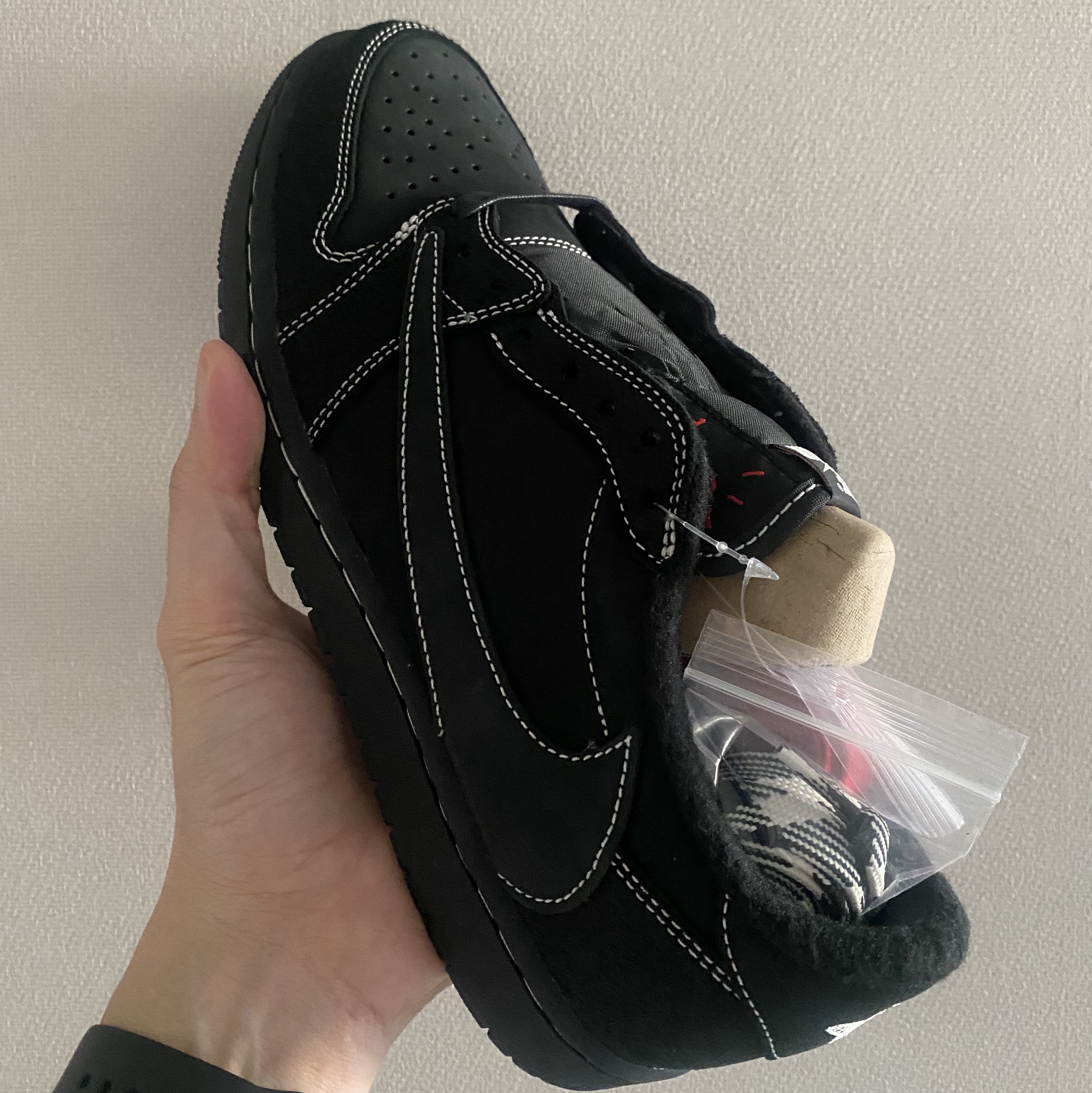 Jordan 1 x Travis Scott Retro Low OG SP Black Phantom 착용 스타일