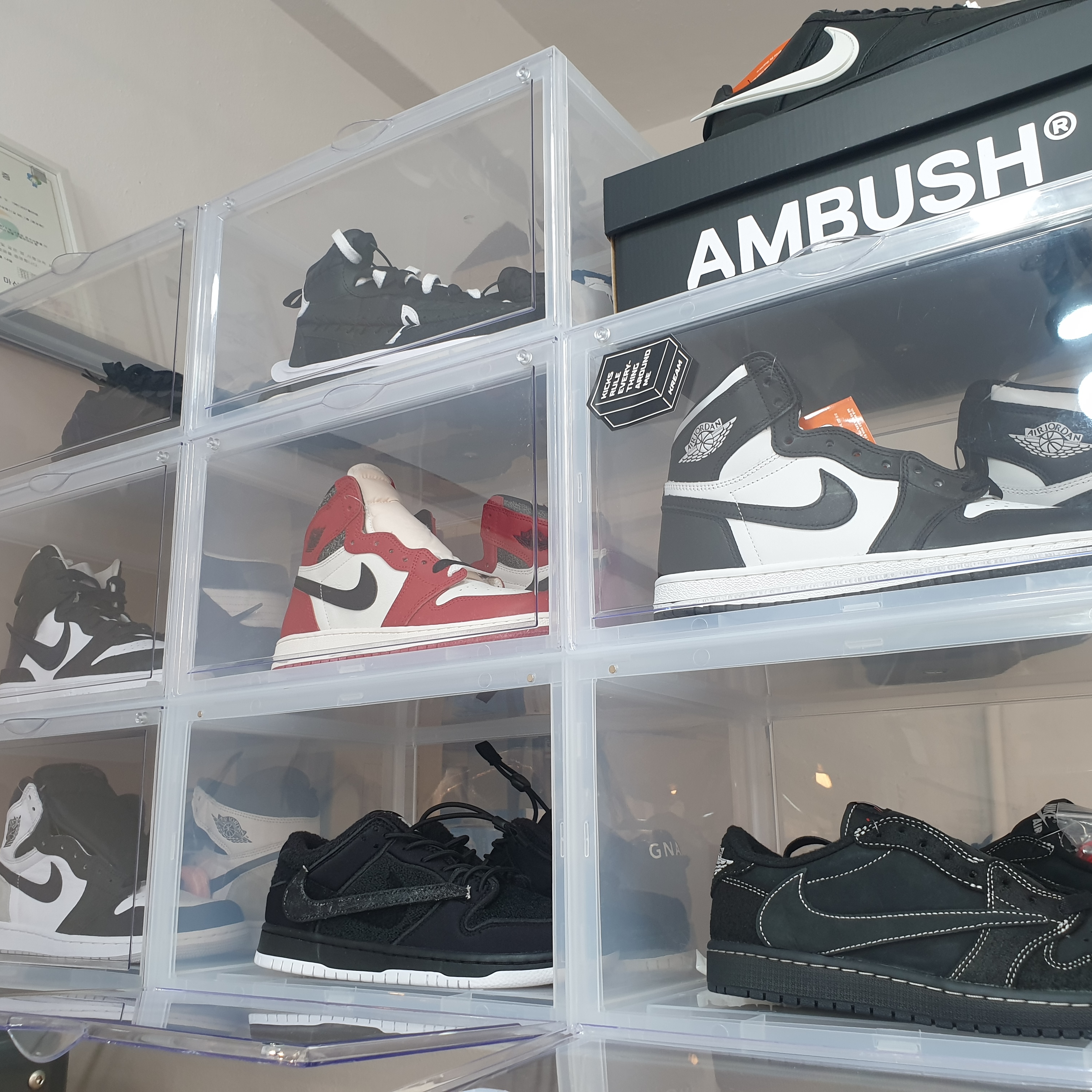 Jordan 1 x Travis Scott Retro Low OG SP Black Phantom 착용 스타일 - 1
