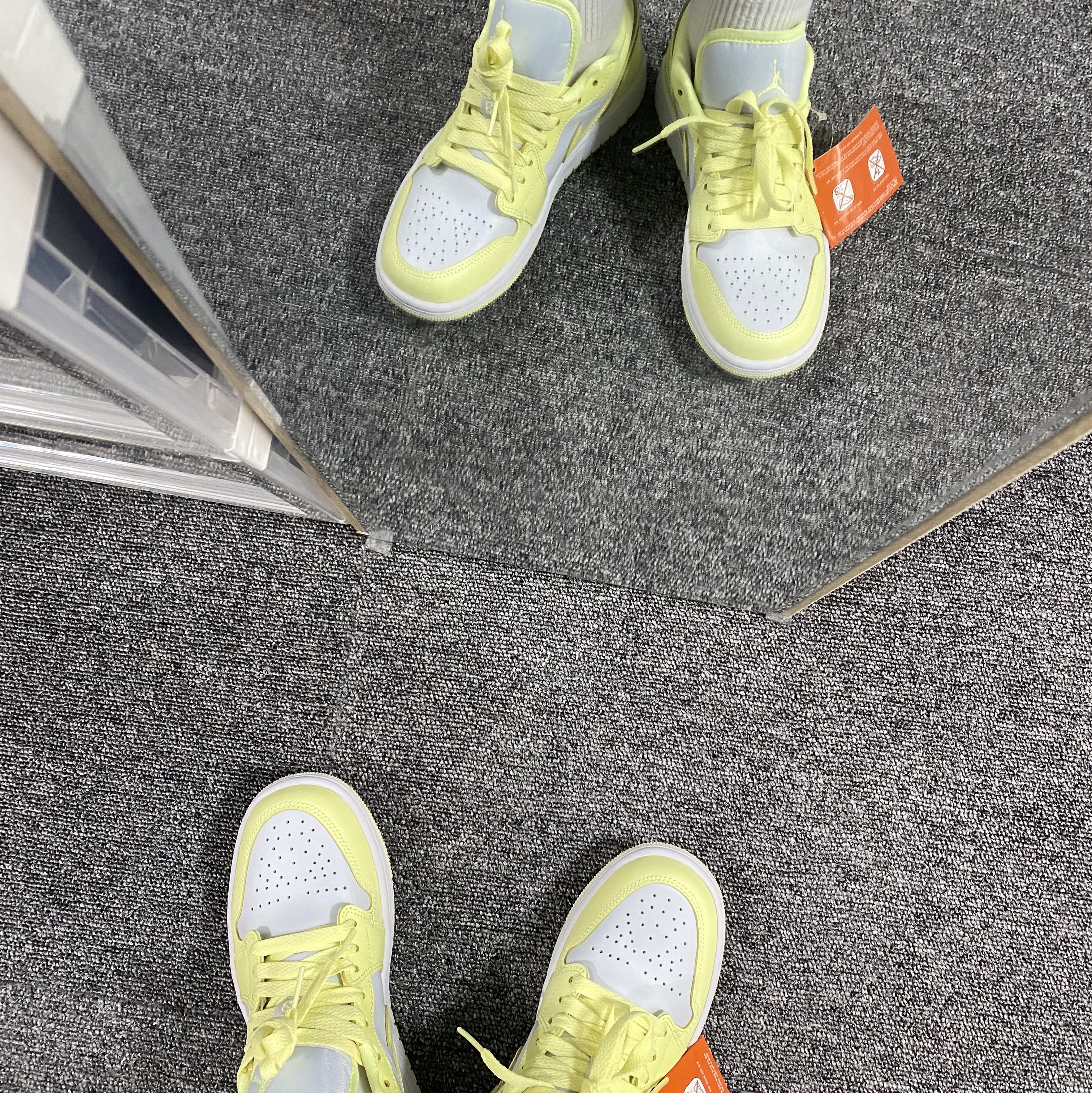 (W) Jordan 1 Low Citron Tint 착용 스타일 - 4