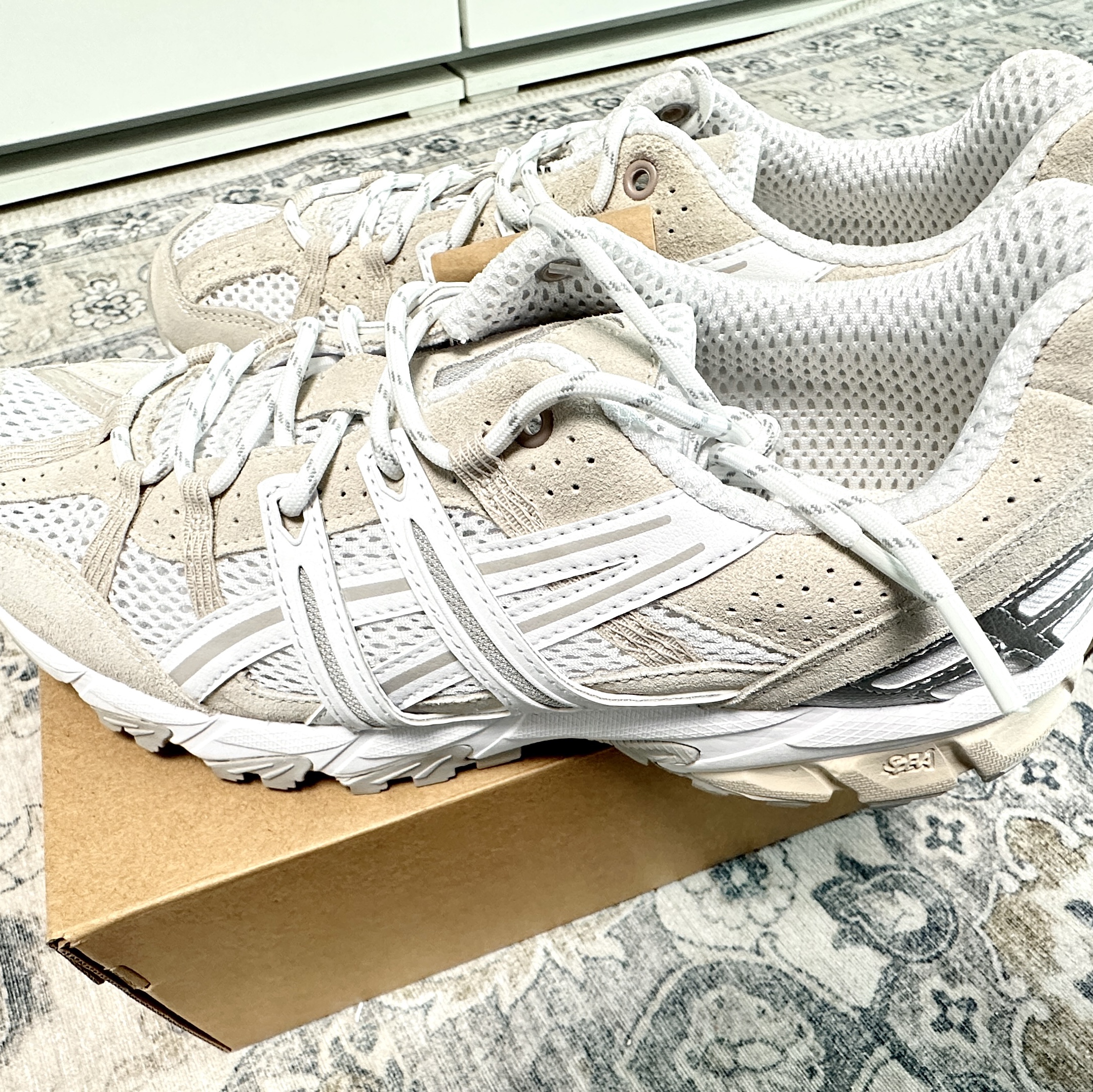 (W) Asics Gel-Sonoma 15-50 White Oatmeal 착용 스타일