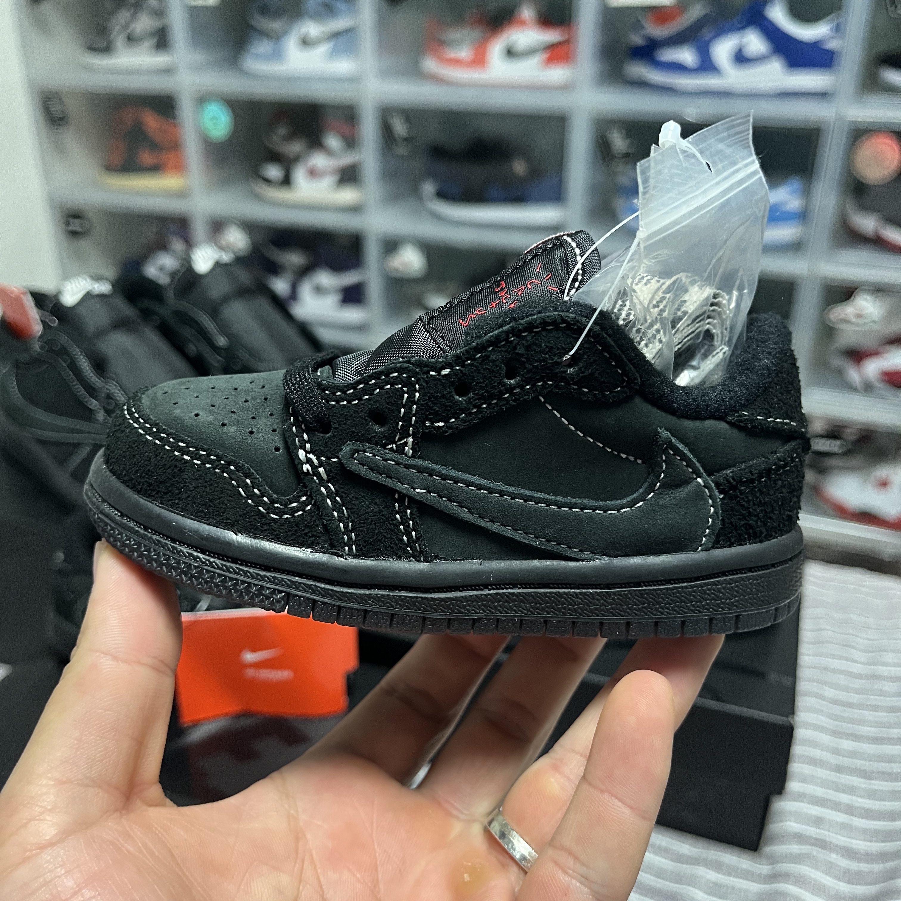 Jordan 1 x Travis Scott Retro Low OG SP Black Phantom, (PS) Jordan 1 x Travis Scott Retro Low OG SP Black Phantom 착용 스타일 - 4