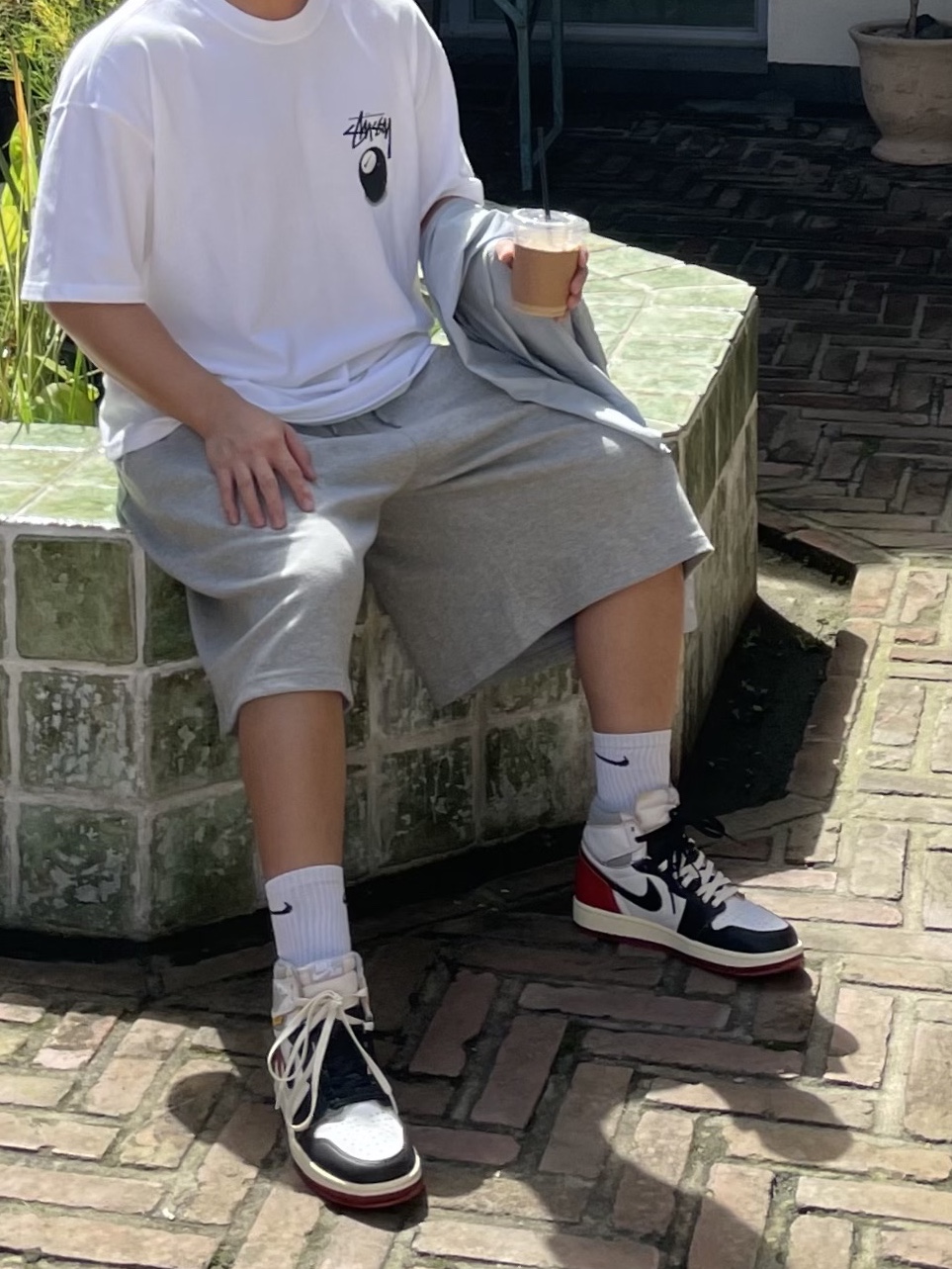 Jordan 1 x Union Retro High Black Toe, Nike x Stussy NRG FL SS 8 Ball T-Shirt White (DO9322-100) 착용 스타일