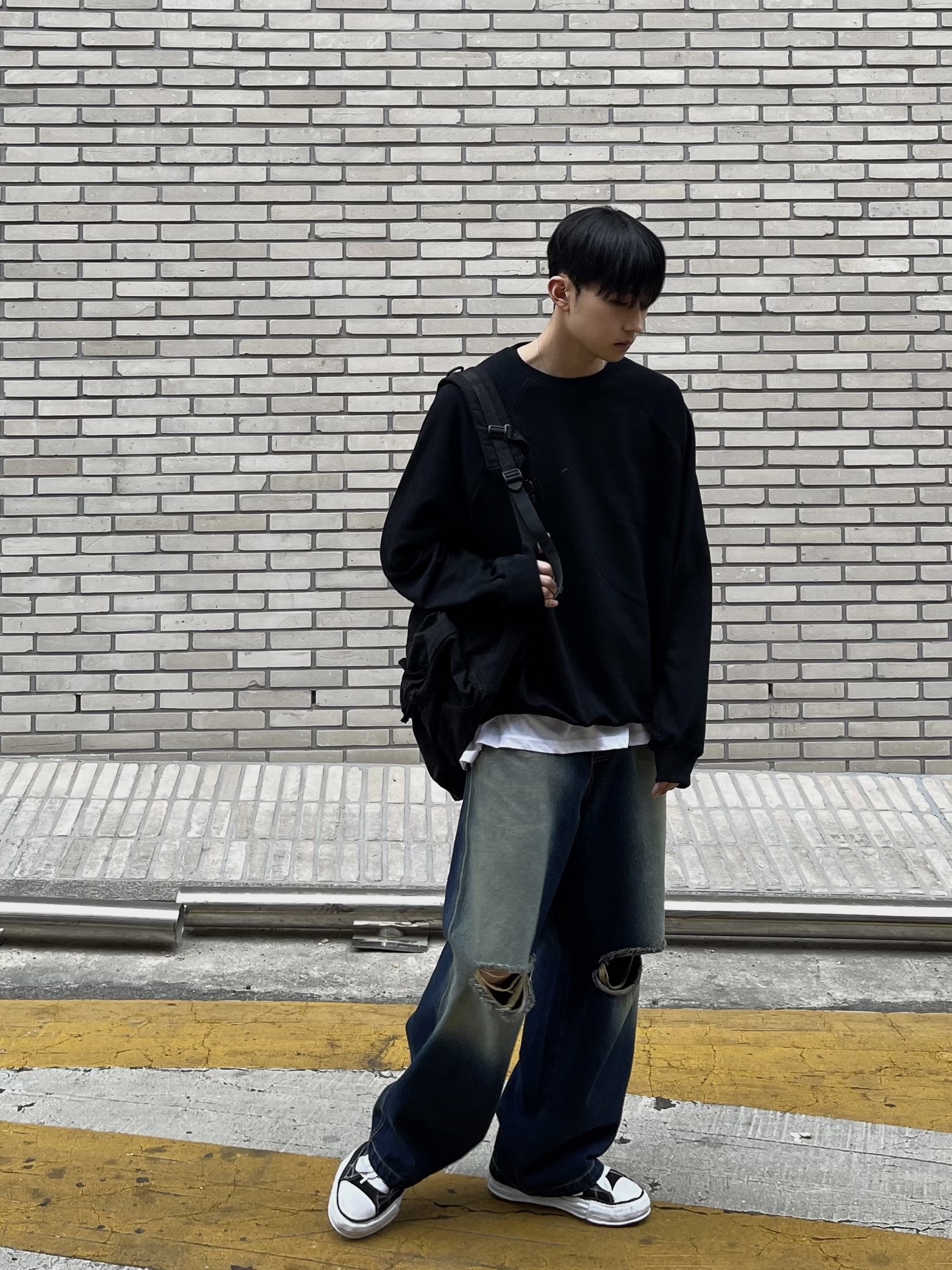 Maison Mihara Yasuhiro Peterson OG Sole Canvas Low Sneakers Black 착용 스타일 - 1