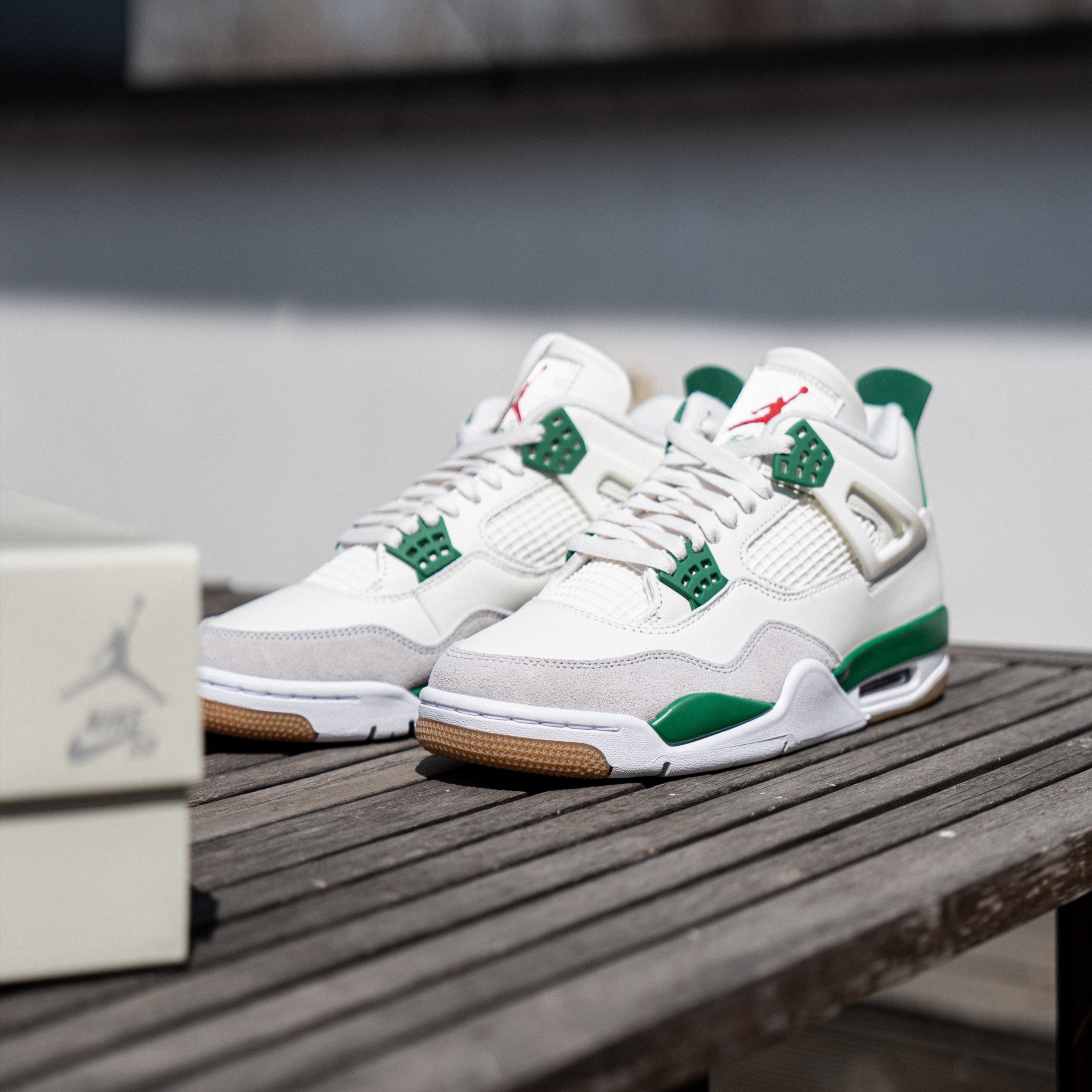 Jordan 4 x Nike SB Retro SP Pine Green 착용 스타일 - 2