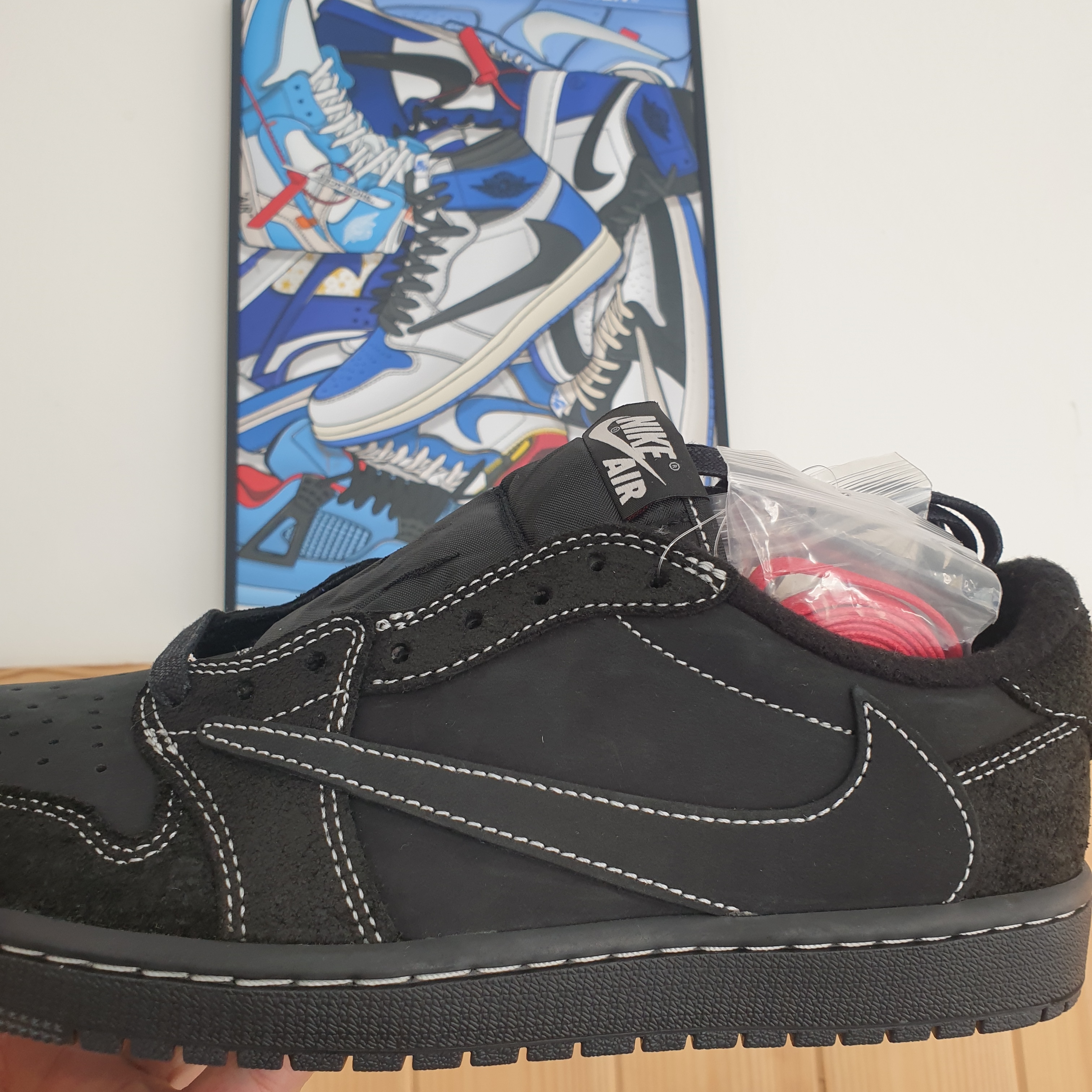 Jordan 1 x Travis Scott Retro Low OG SP Black Phantom 착용 스타일 - 4