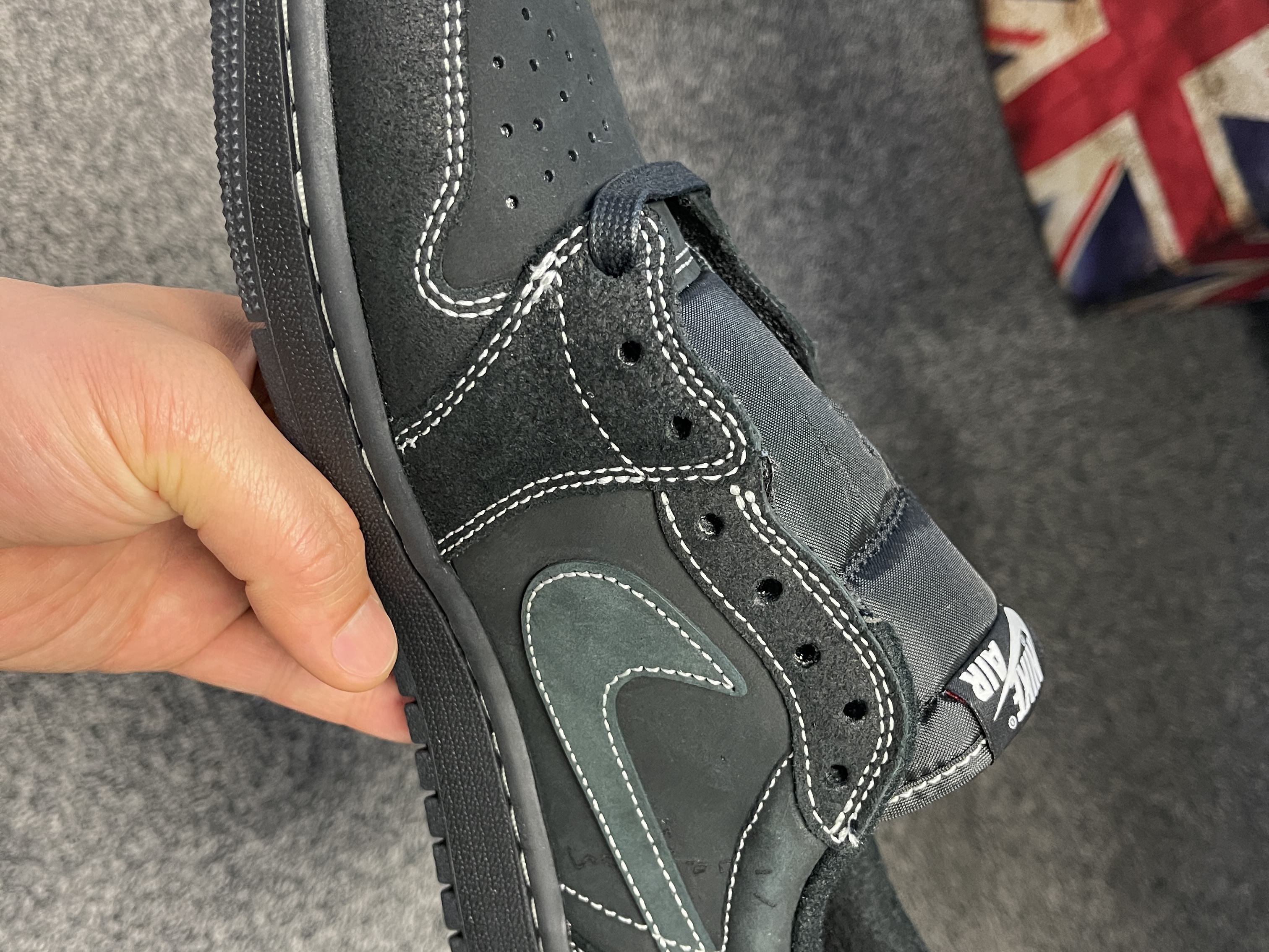 Jordan 1 x Travis Scott Retro Low OG SP Black Phantom 착용 스타일 - 3