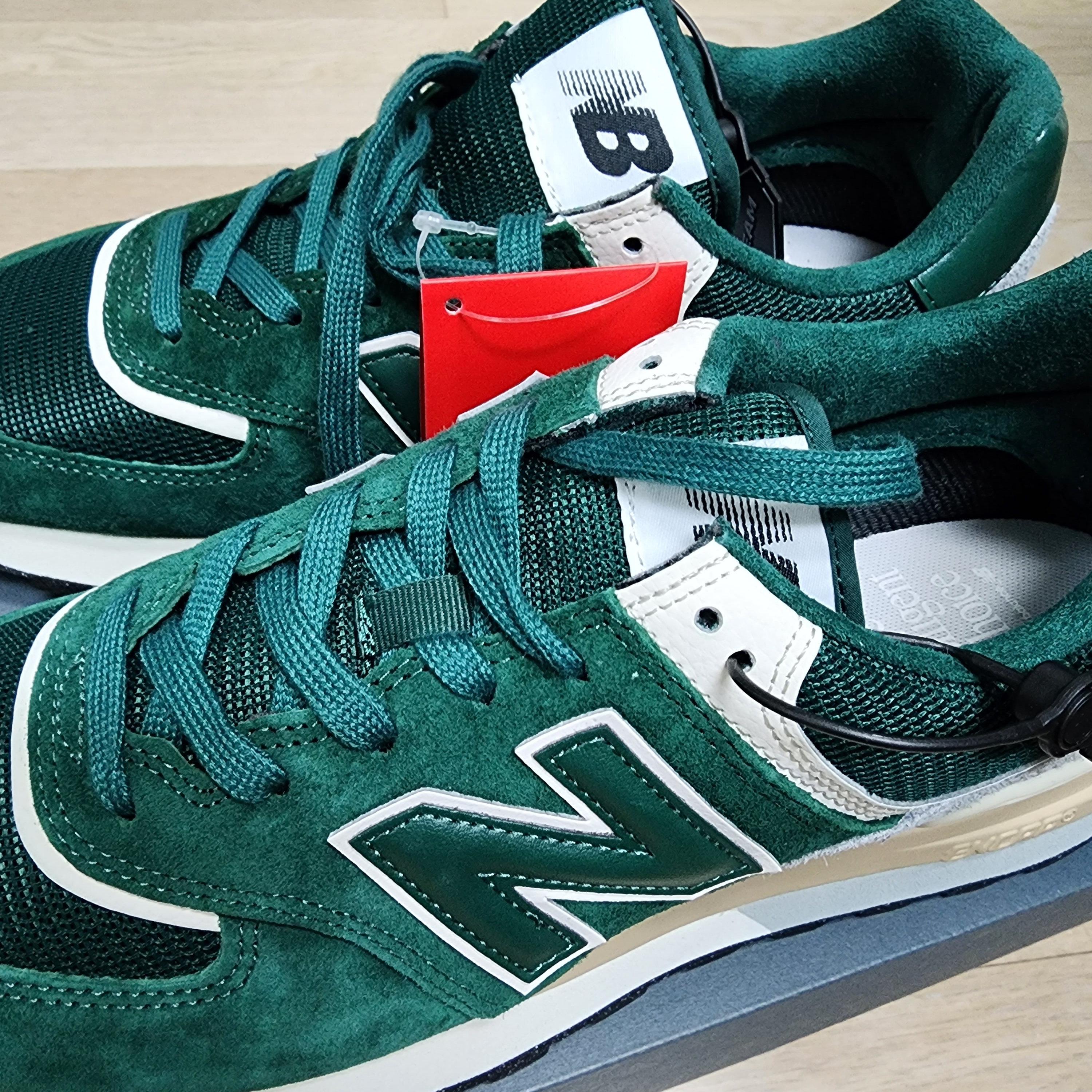 New Balance 574 Legacy Green 착용 스타일