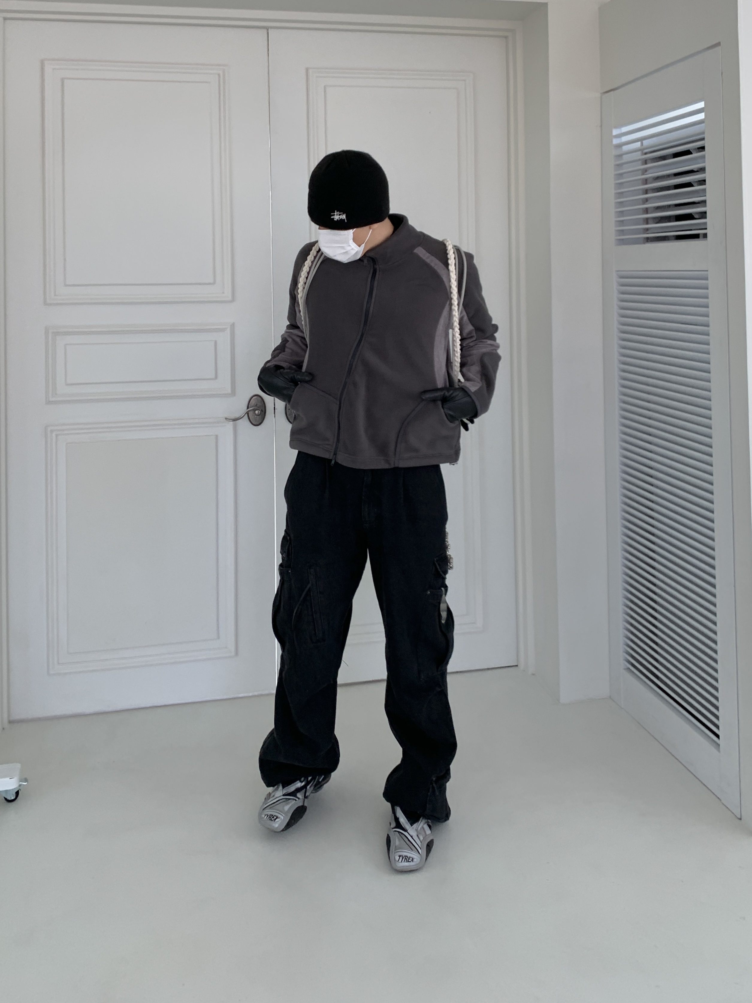 Stussy Basic Skullcap Beanie Black, Balenciaga Tyrex Sneakers Black Grey 착용 스타일 - 5