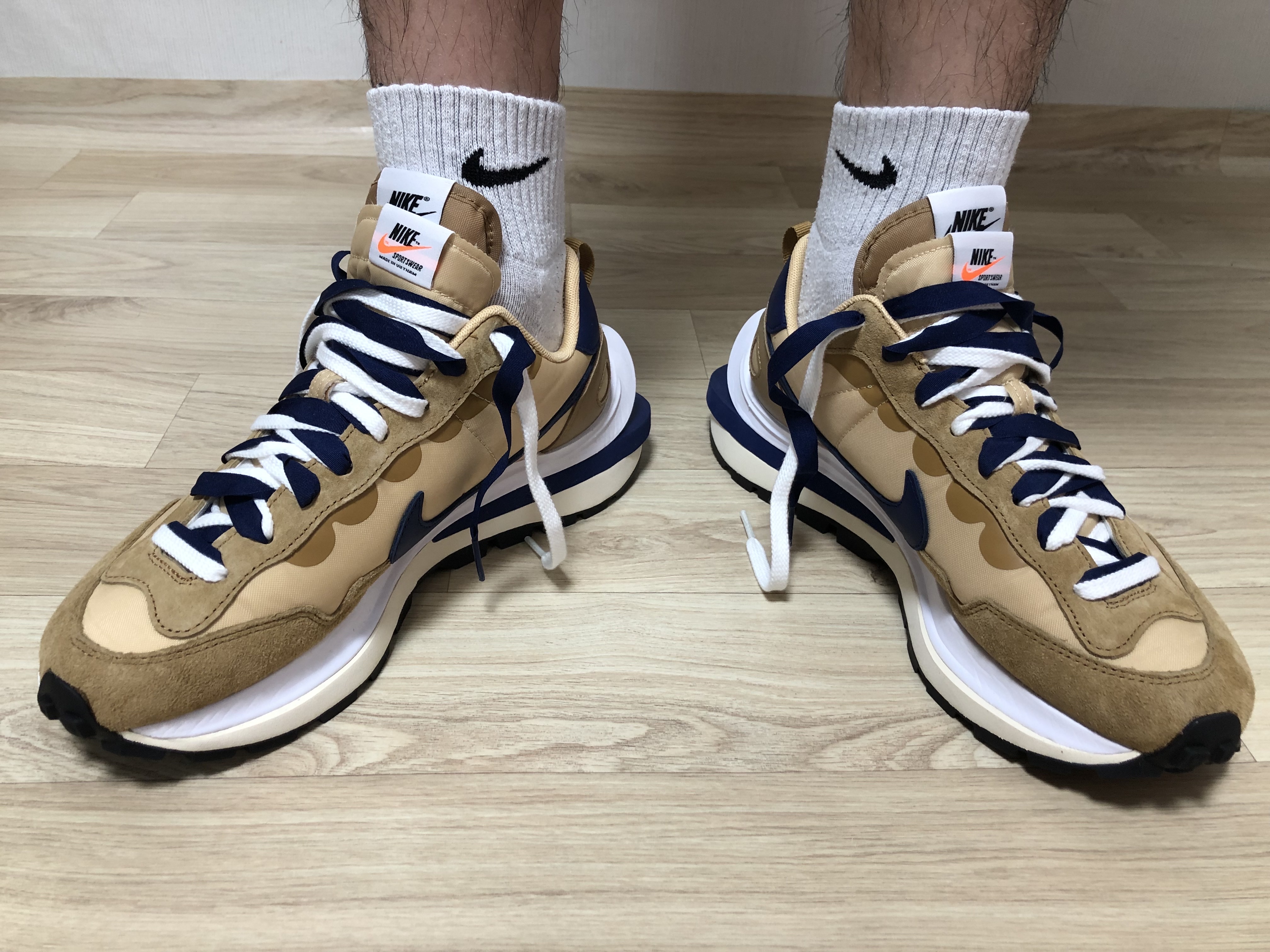 Nike x Sacai VaporWaffle Sesame and Blue Void 착용 스타일