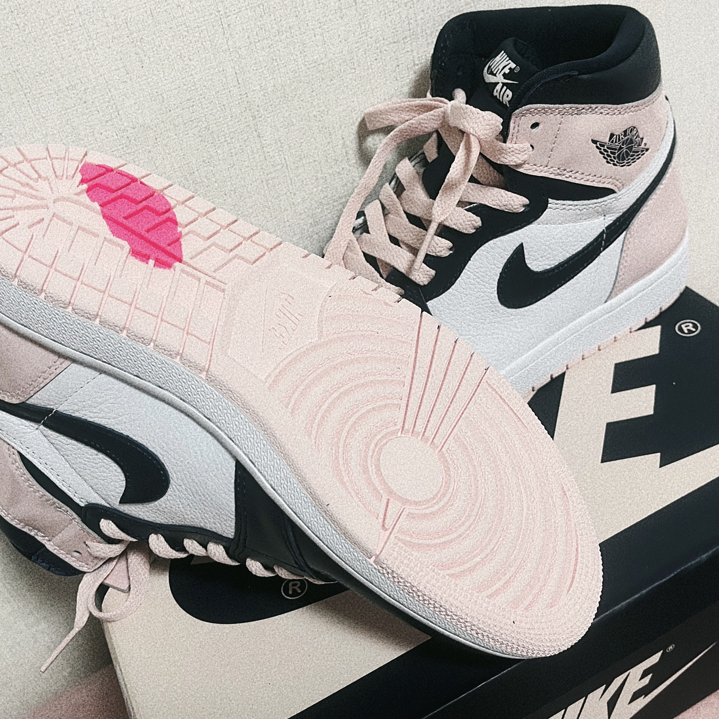 (W) Jordan 1 Retro High OG Atmosphere 착용 스타일