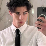 KREAM 프로필 이미지