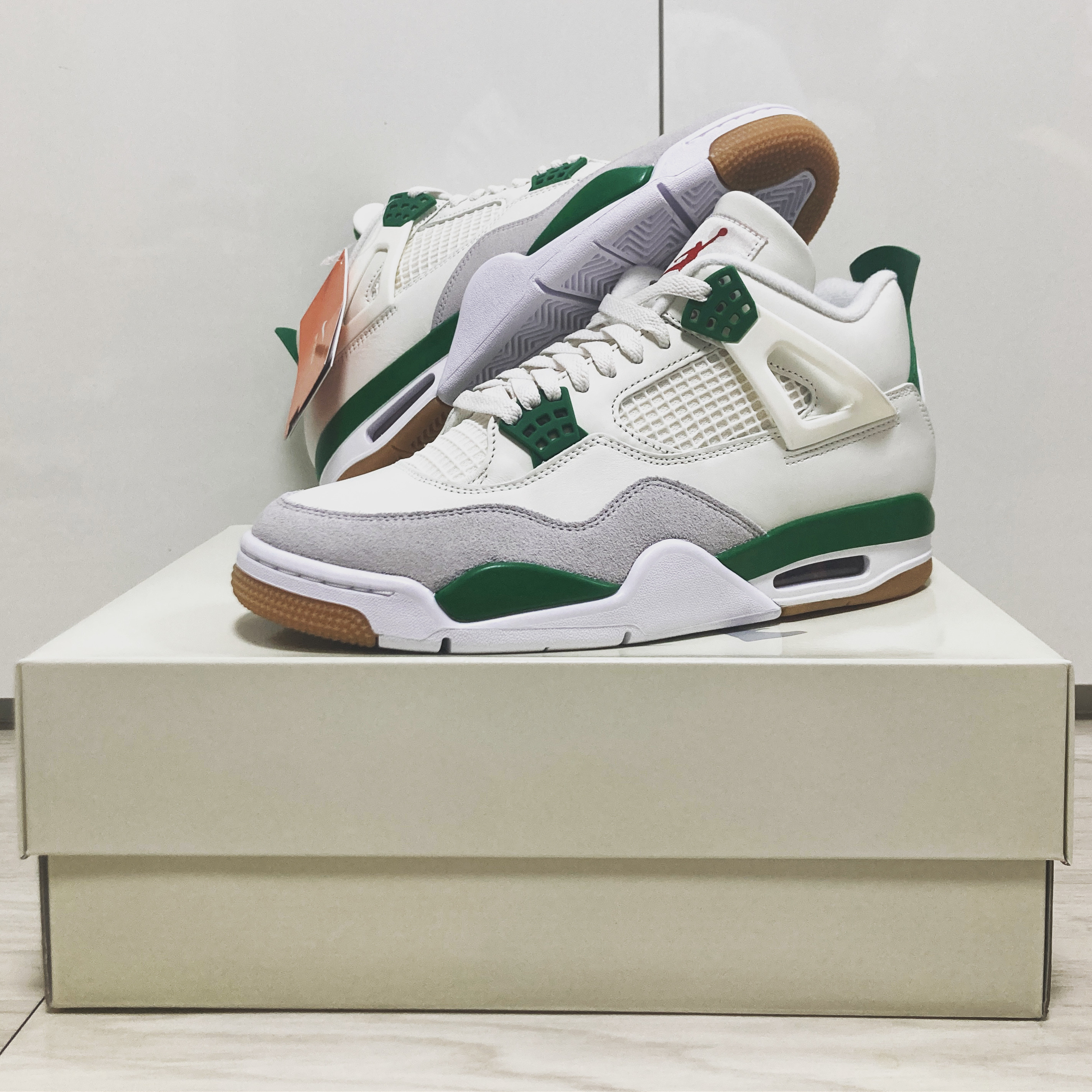 Jordan 4 x Nike SB Retro SP Pine Green 착용 스타일