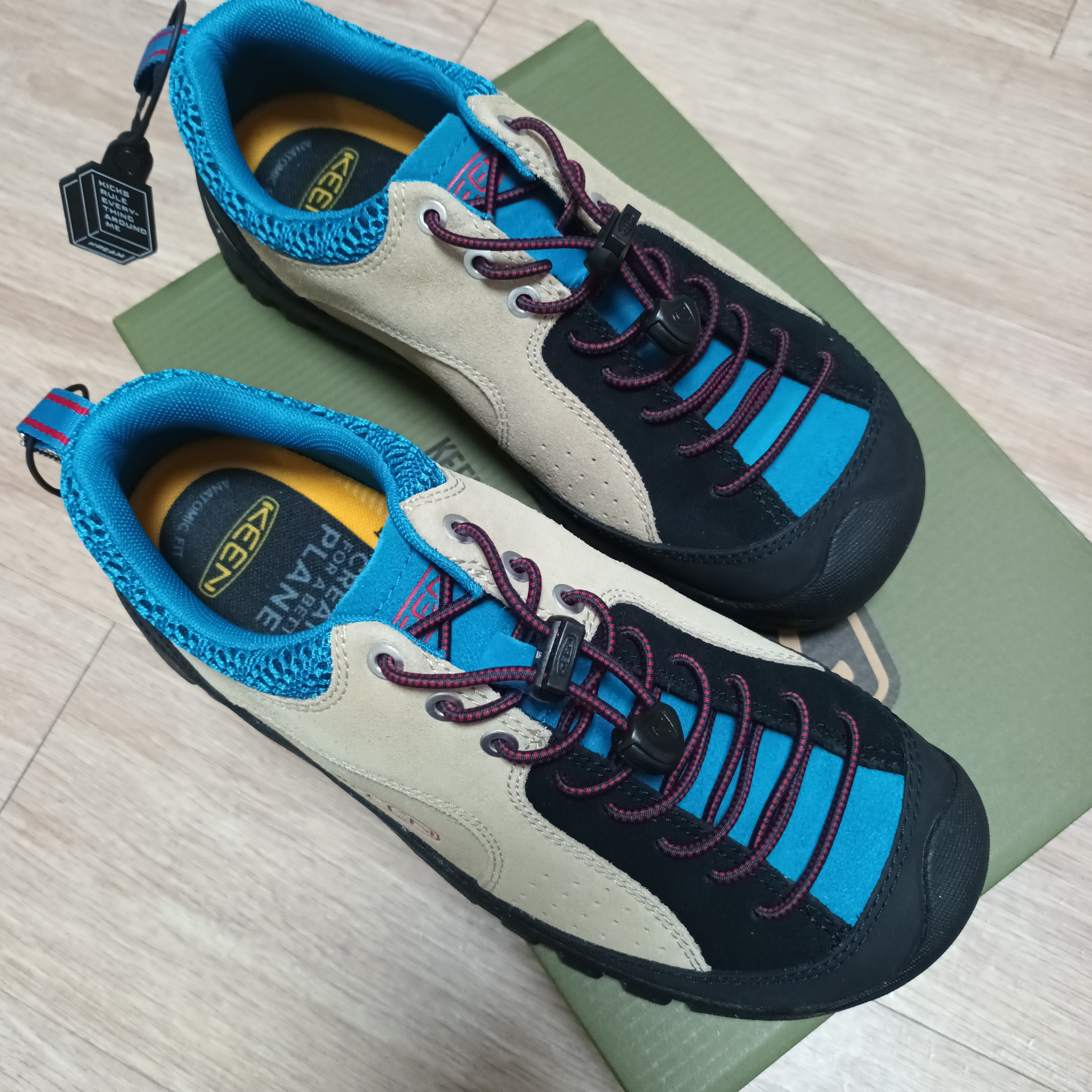 Keen Jasper Rocks SP Sneakers Beige 착용 스타일