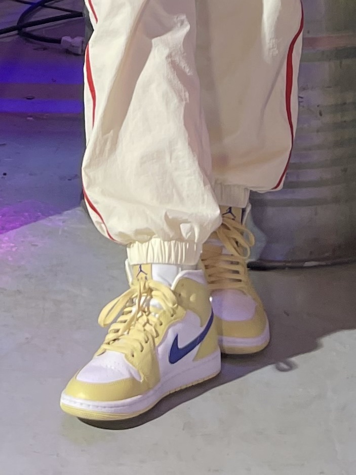 (W) Jordan 1 Mid Lemon Wash Lapis 착용 스타일 - 3