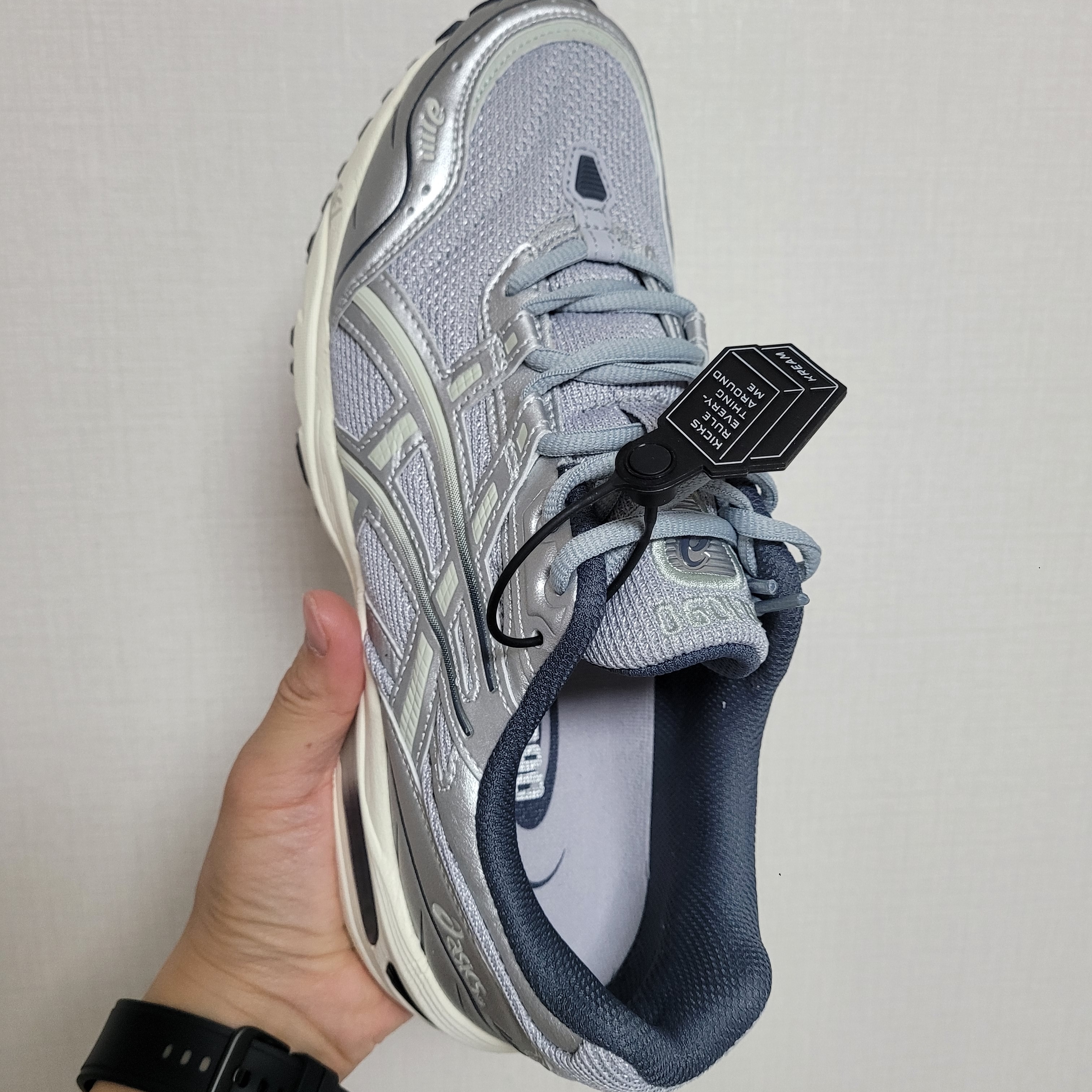 Asics Gel-1090 Piedmont Grey 착용 스타일 - 2