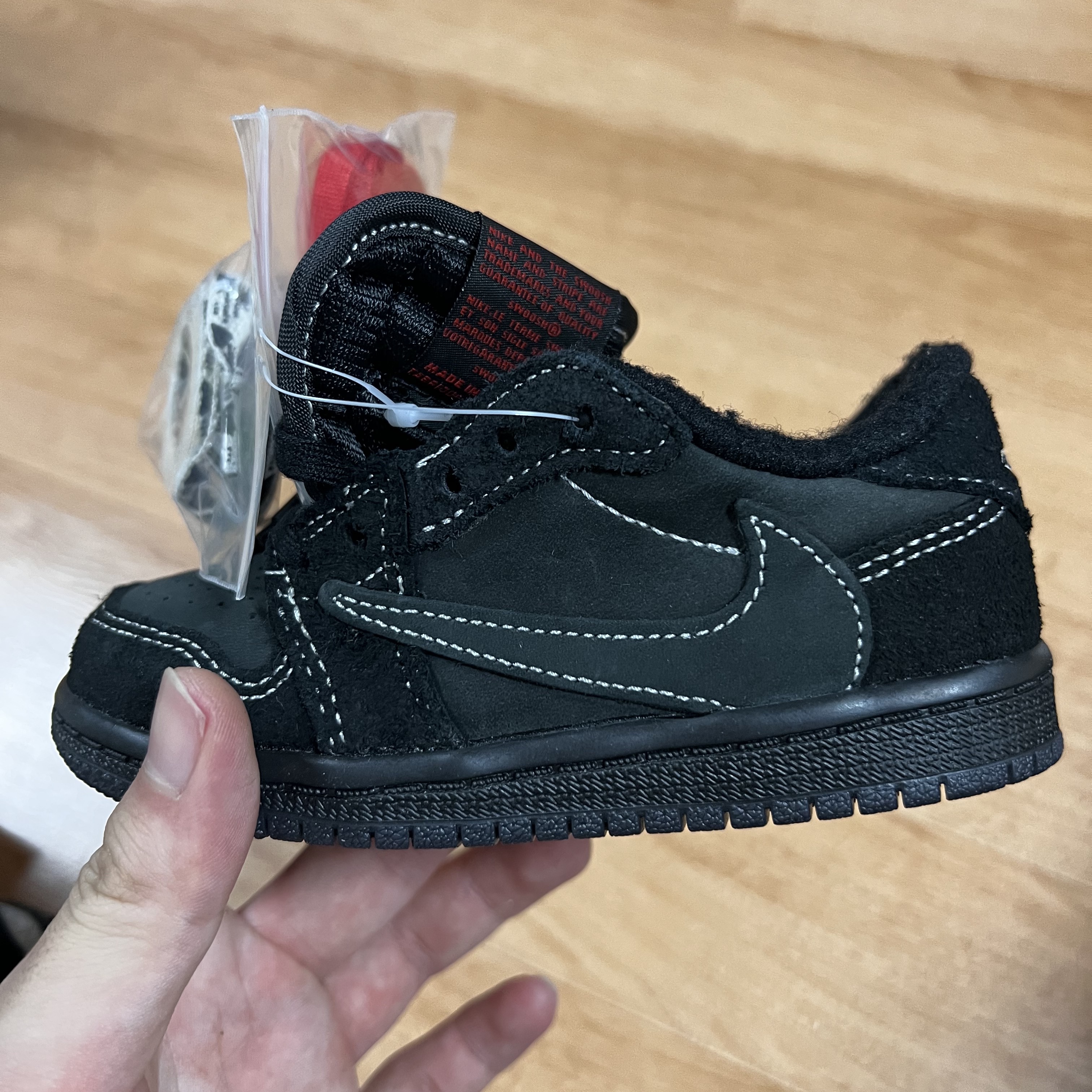 (TD) Jordan 1 x Travis Scott Retro Low OG SP Black Phantom 착용 스타일 - 2