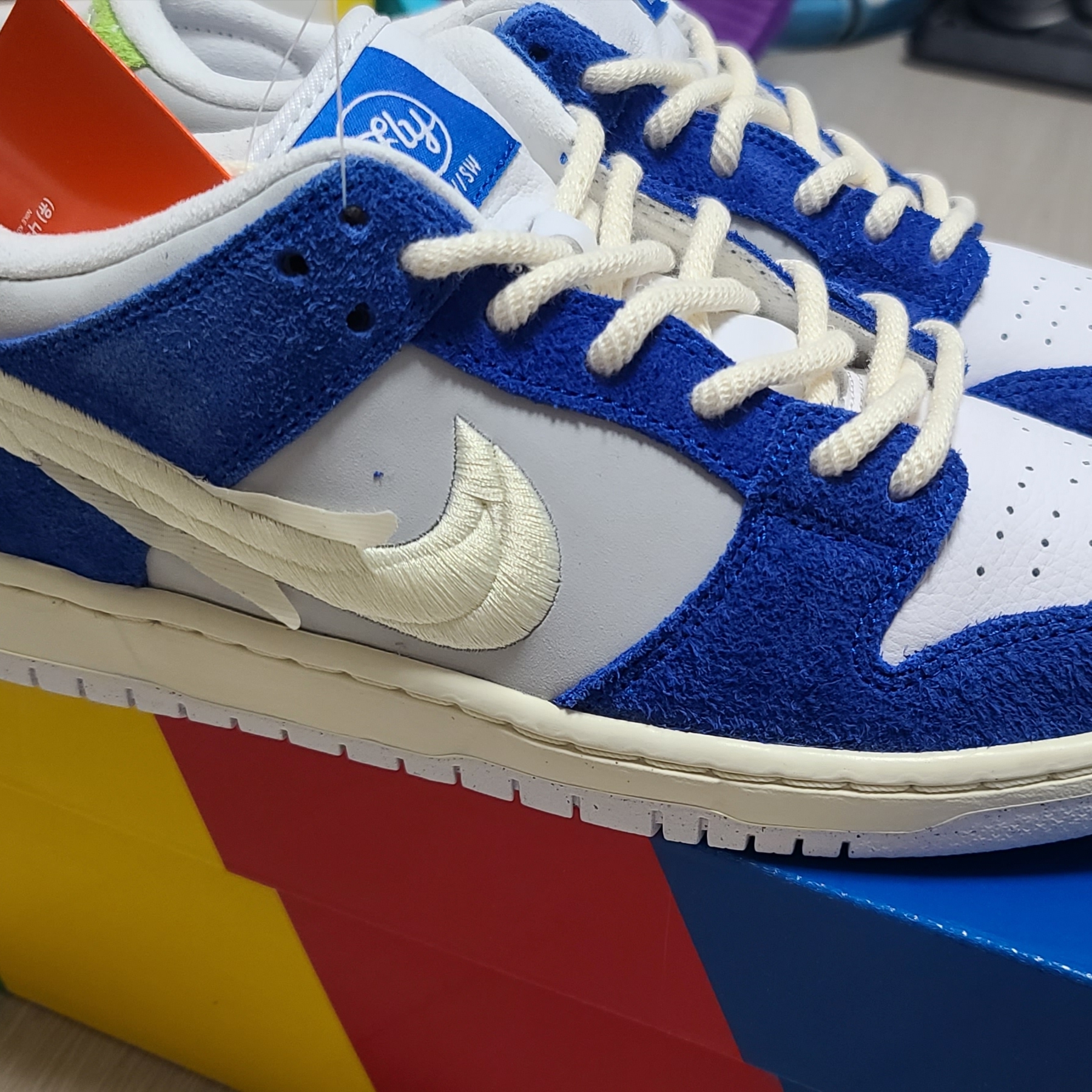 Nike x Fly Streetwear SB Dunk Low Pro Gardenia 착용 스타일 - 2