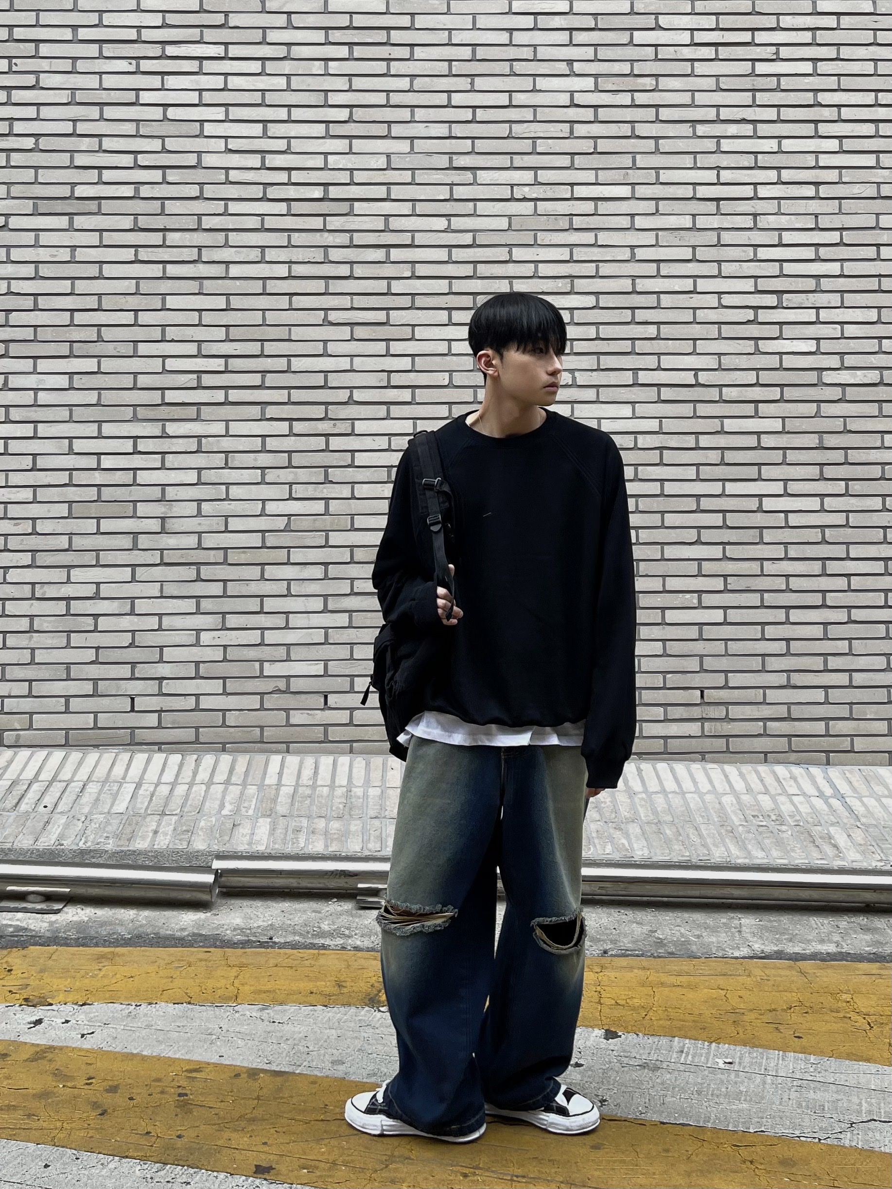 Maison Mihara Yasuhiro Peterson OG Sole Canvas Low Sneakers Black 착용 스타일 - 2
