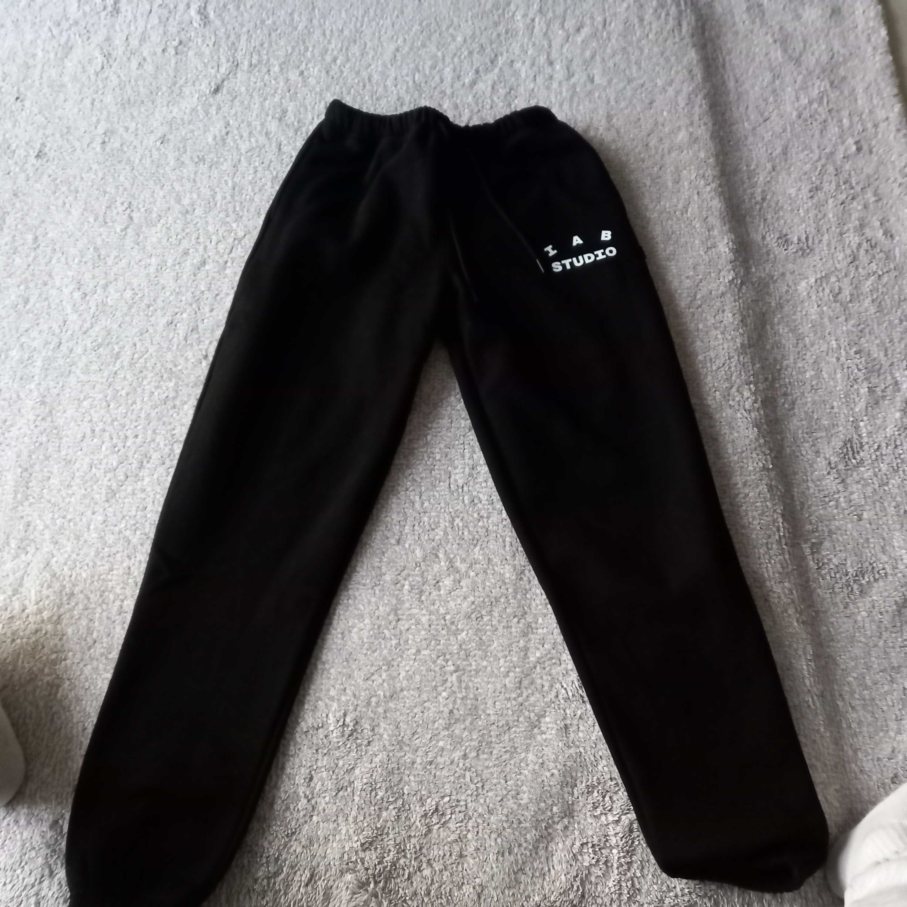 IAB Studio Sweatpants Black White - 23SS 착용 스타일