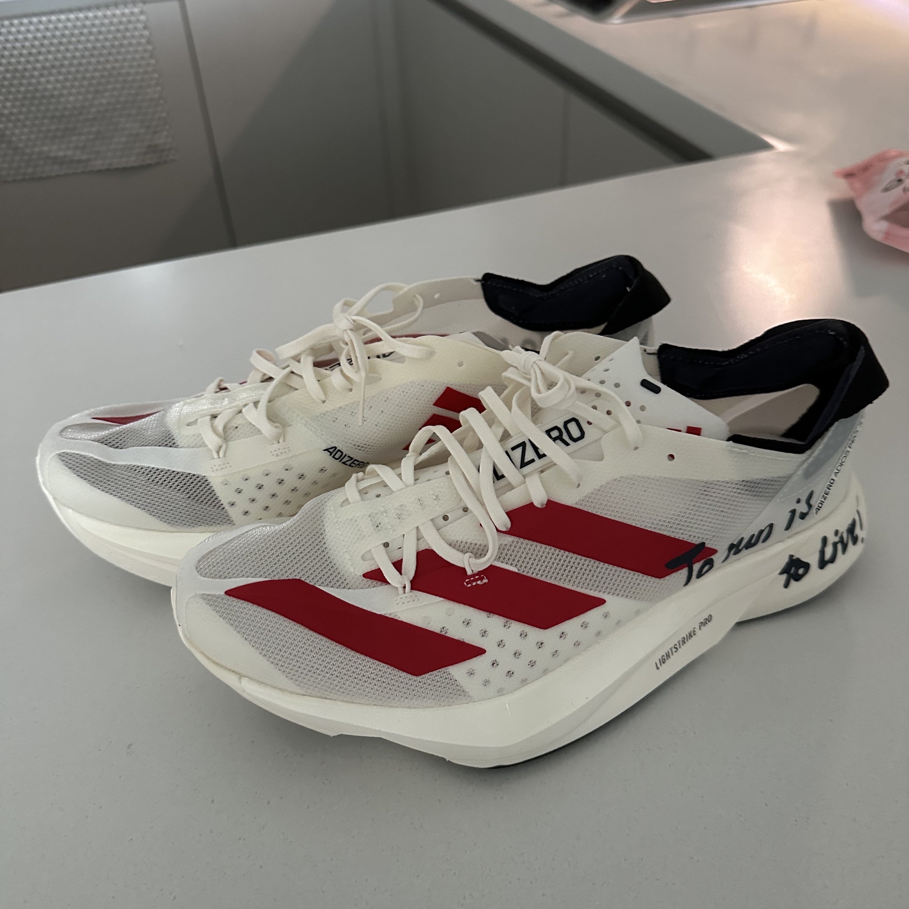 Adidas Adizero Adios Pro 3 Off White Better Scarlet 착용 스타일