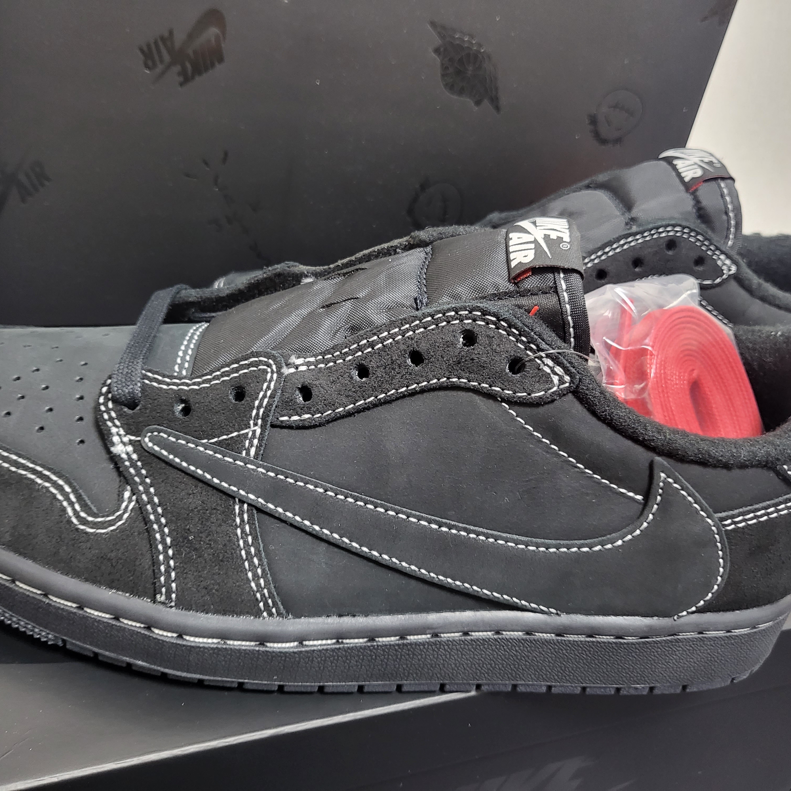 Jordan 1 x Travis Scott Retro Low OG SP Black Phantom 착용 스타일