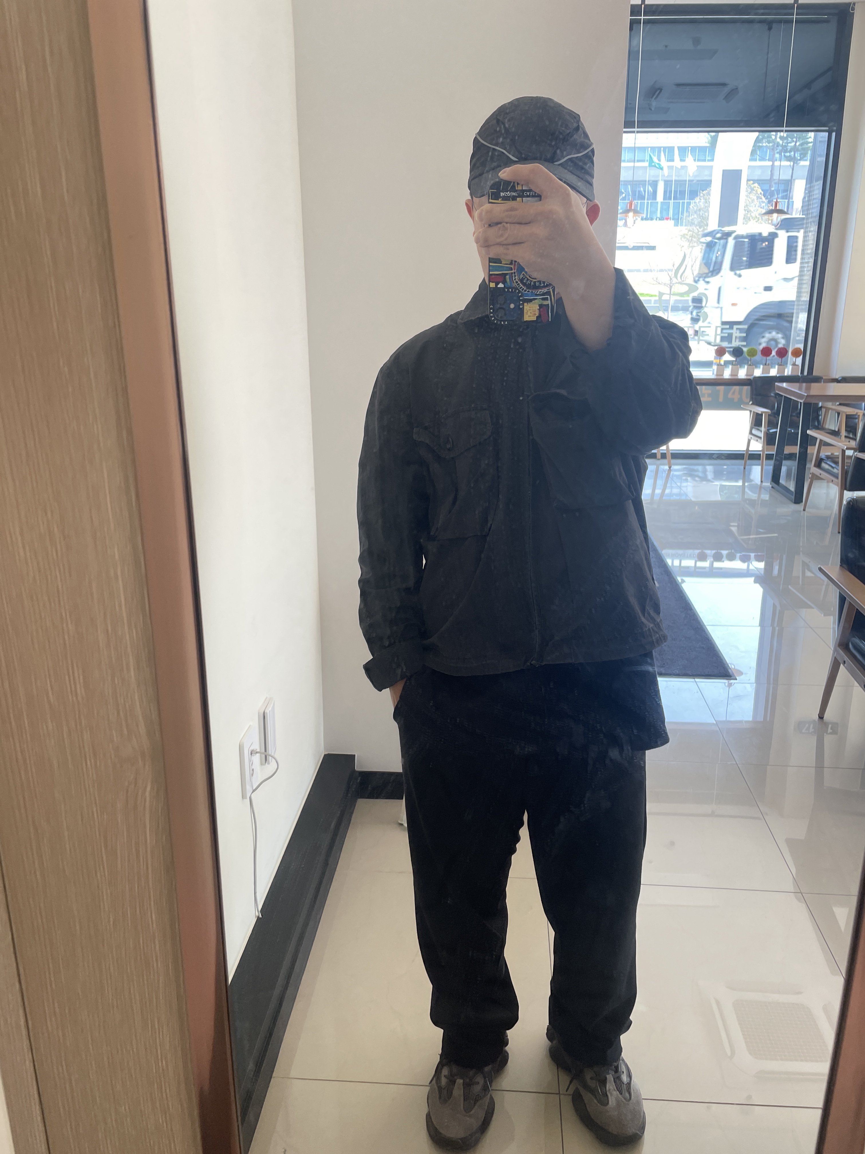 Adidas Yeezy 500 Utility Black 2018/2020 착용 스타일